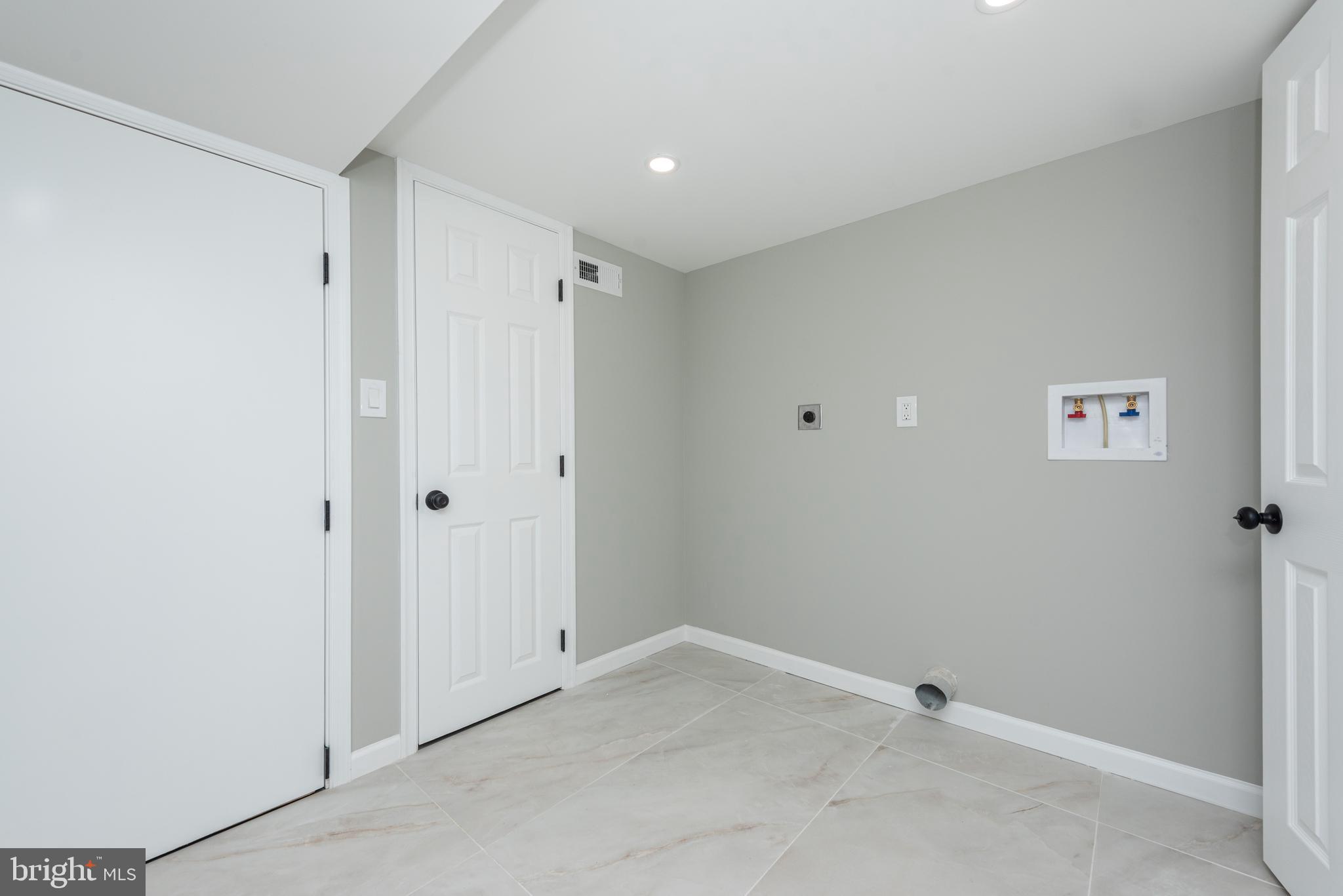 CAMPFIELD GARDENS - Residential