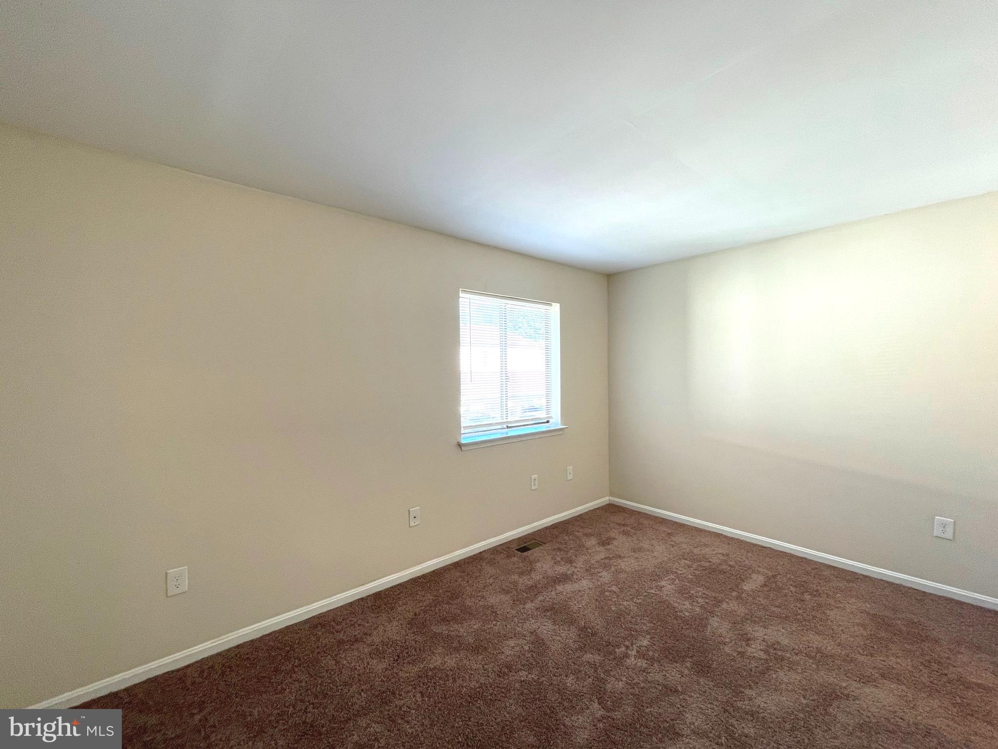 HUNTINGTON NEIGHBORHOOD - Residential Lease