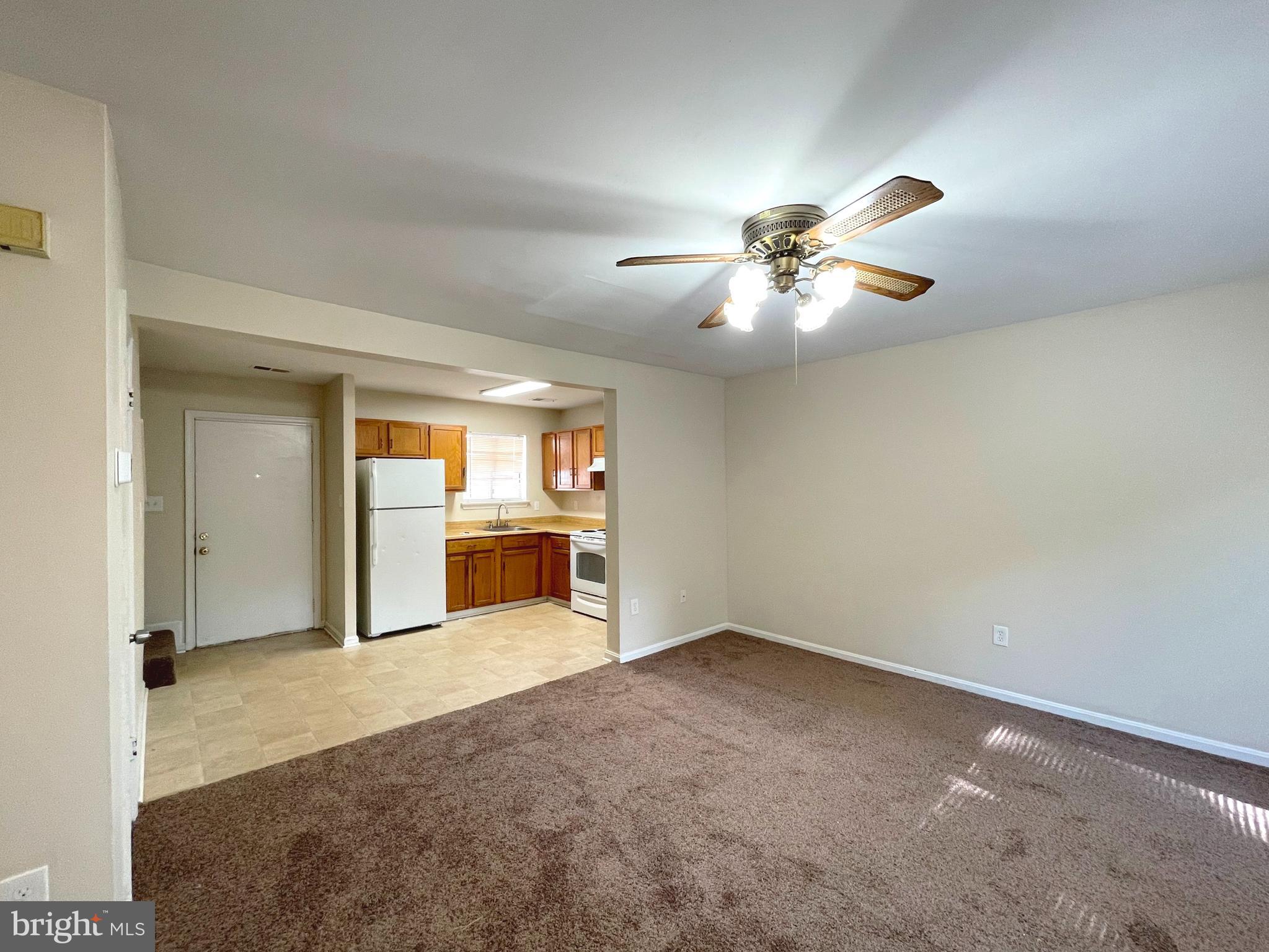 HUNTINGTON NEIGHBORHOOD - Residential Lease