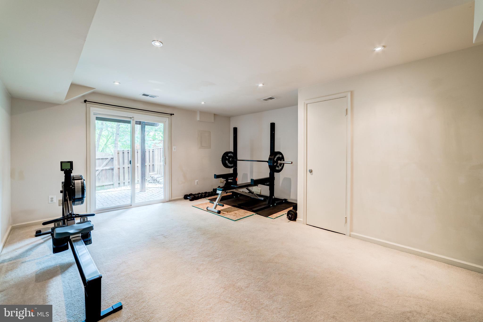 SPRINGFIELD OAKS - Residential