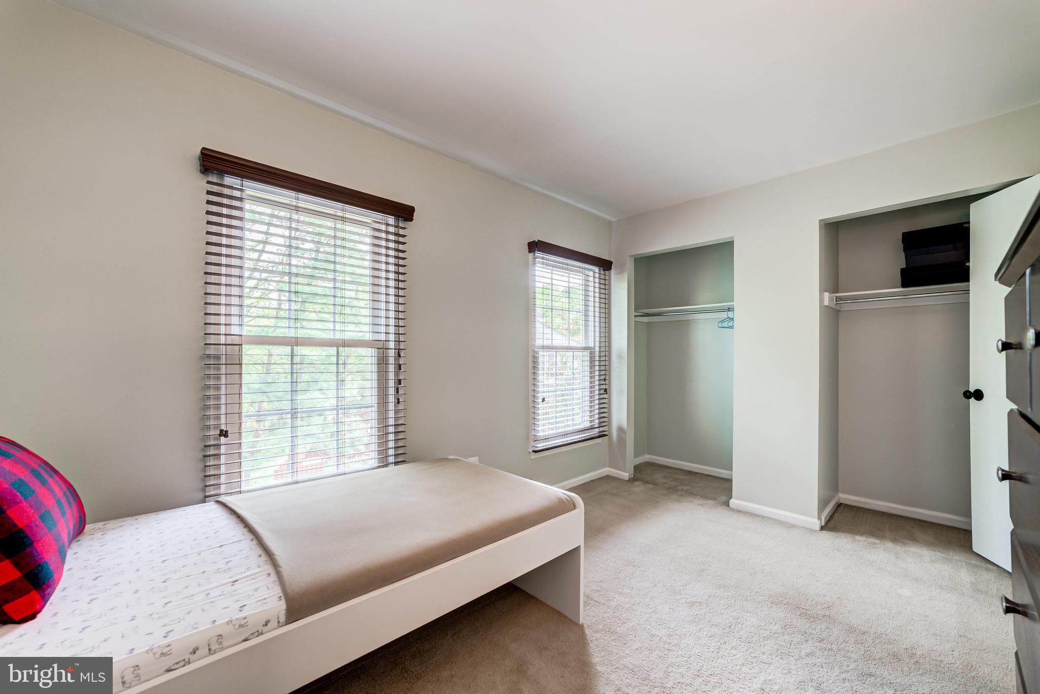 SPRINGFIELD OAKS - Residential