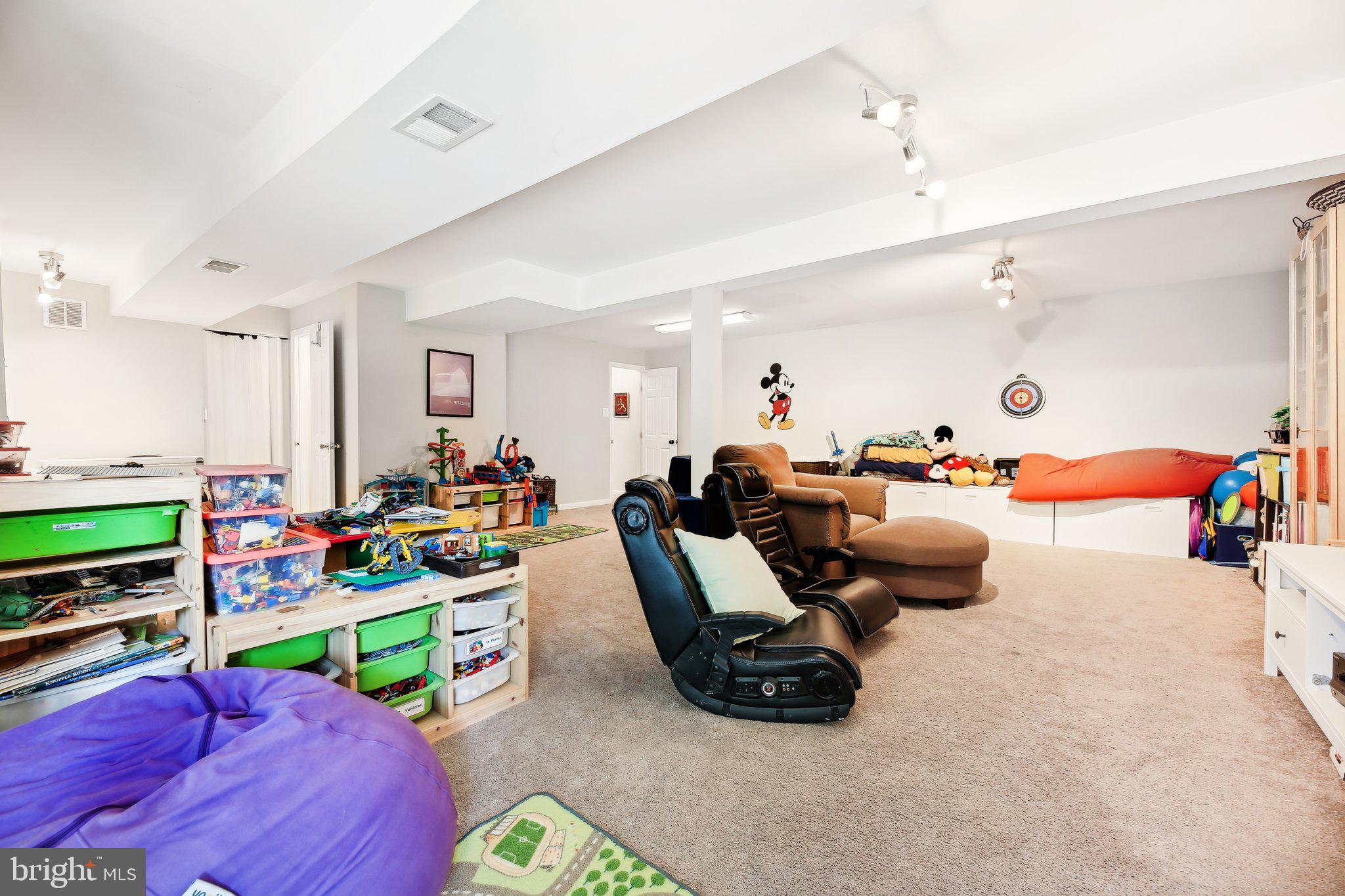 VILLAGE OF LONG REACH - Residential