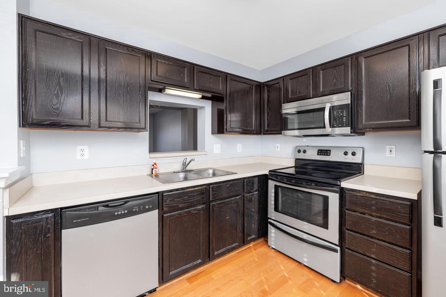 GLENEAGLES AT LEE'S HILL - Residential Lease