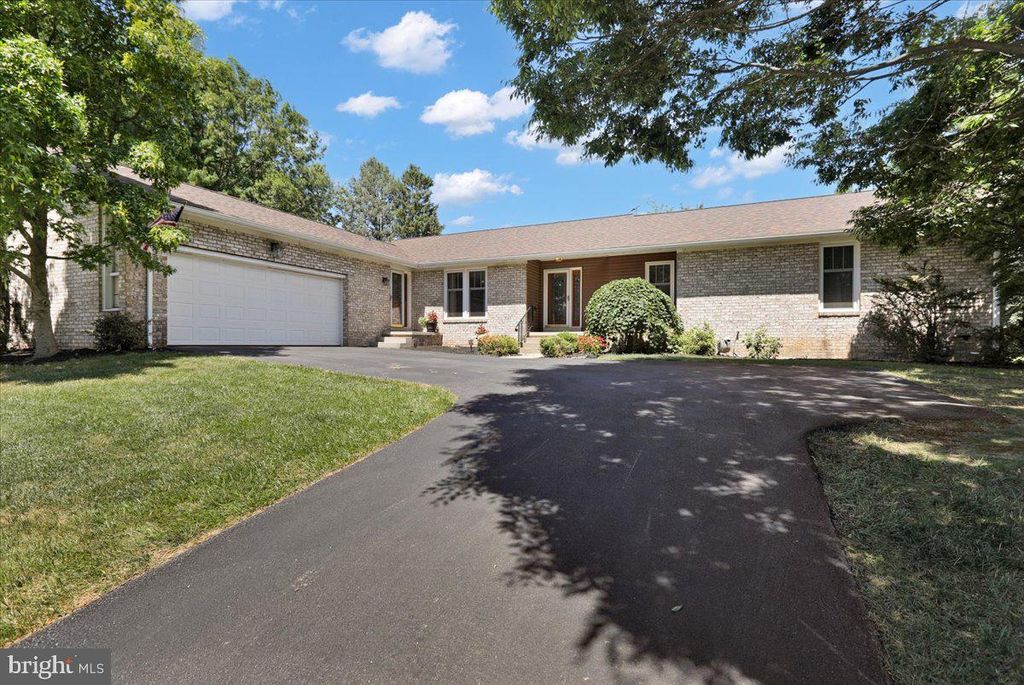 Photo of 11 James Drive, Denver, PA 17517 (MLS # PALA2051530)