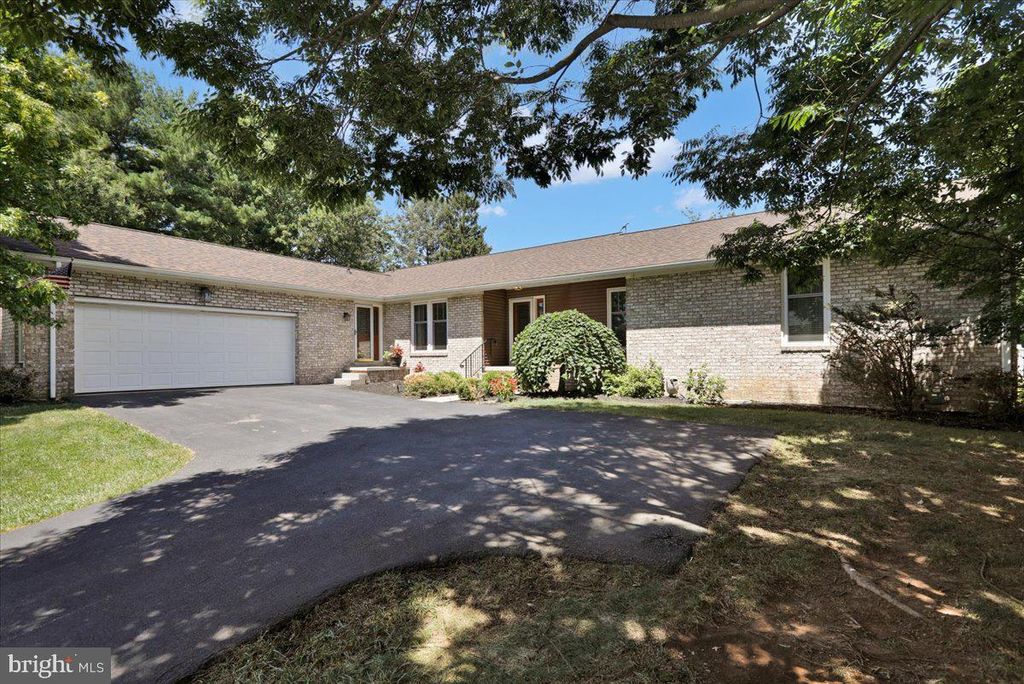 Photo of 11 James Drive, Denver, PA 17517 (MLS # PALA2051530)