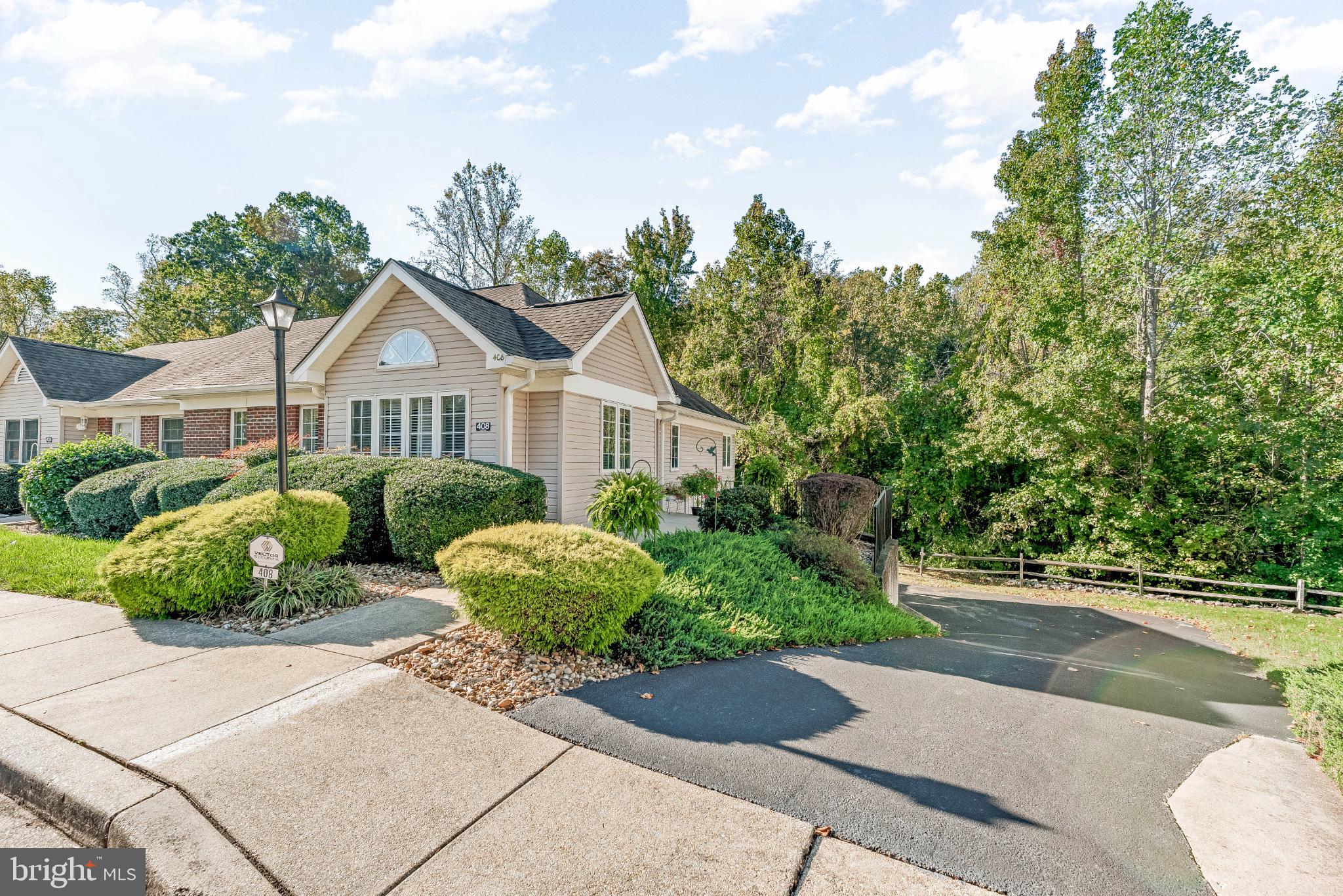408 WESTLAKE BOULEVARD 34