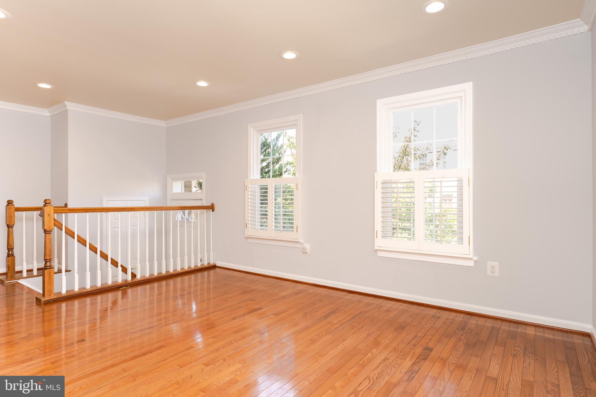 2011 PIERIS COURT