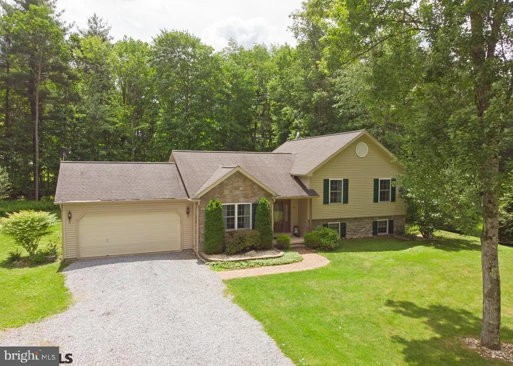 1761 On Point Lane, Warriors Mark, PA 16877