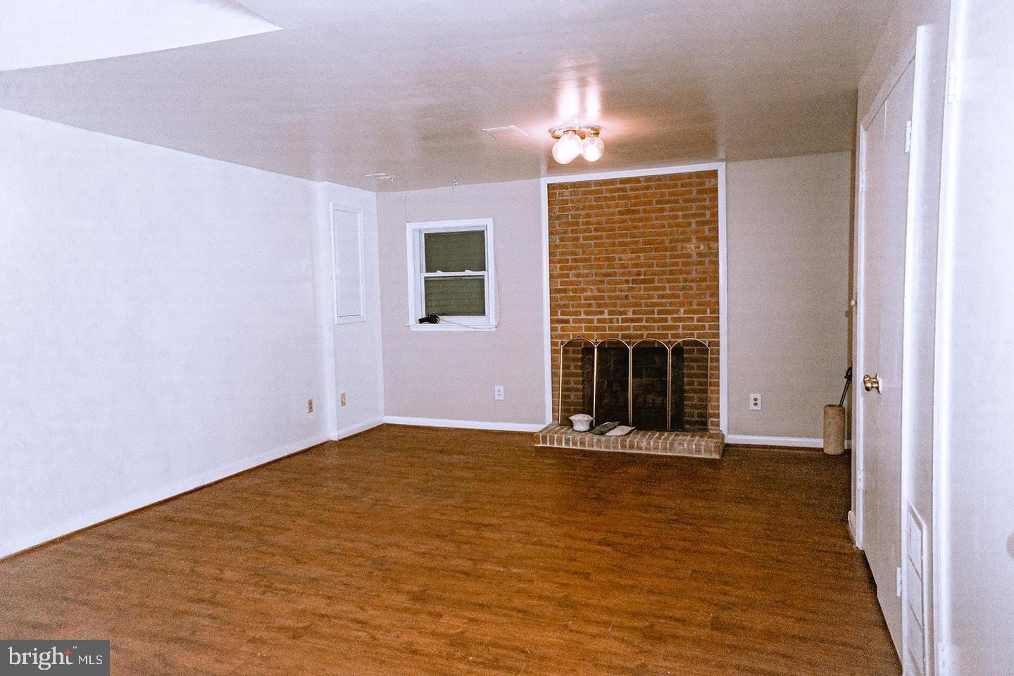 MANOR VILLAGE - Residential