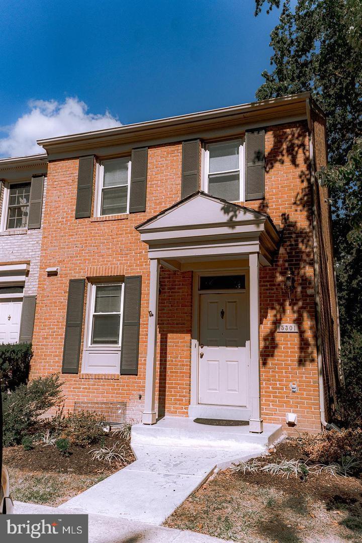 MANOR VILLAGE - Residential