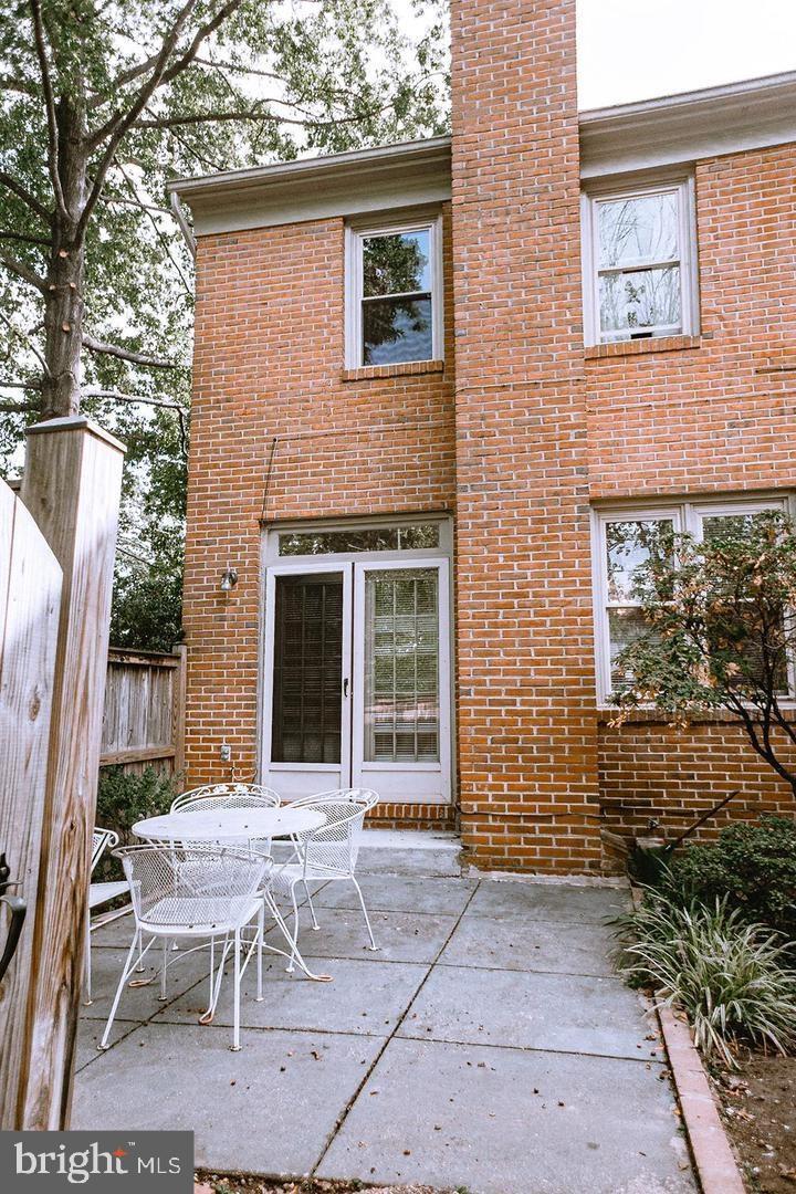 MANOR VILLAGE - Residential