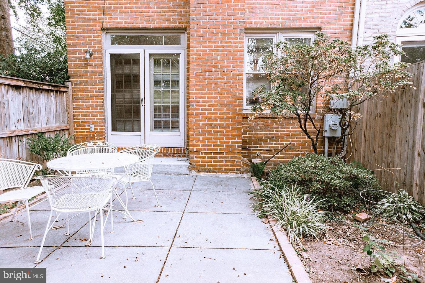 MANOR VILLAGE - Residential