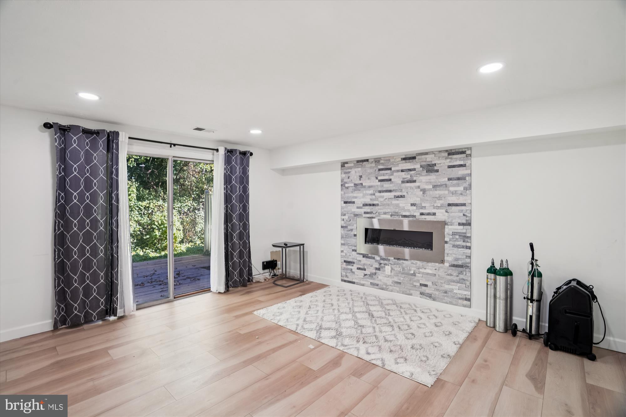 WINDMILL SQUARE - Residential