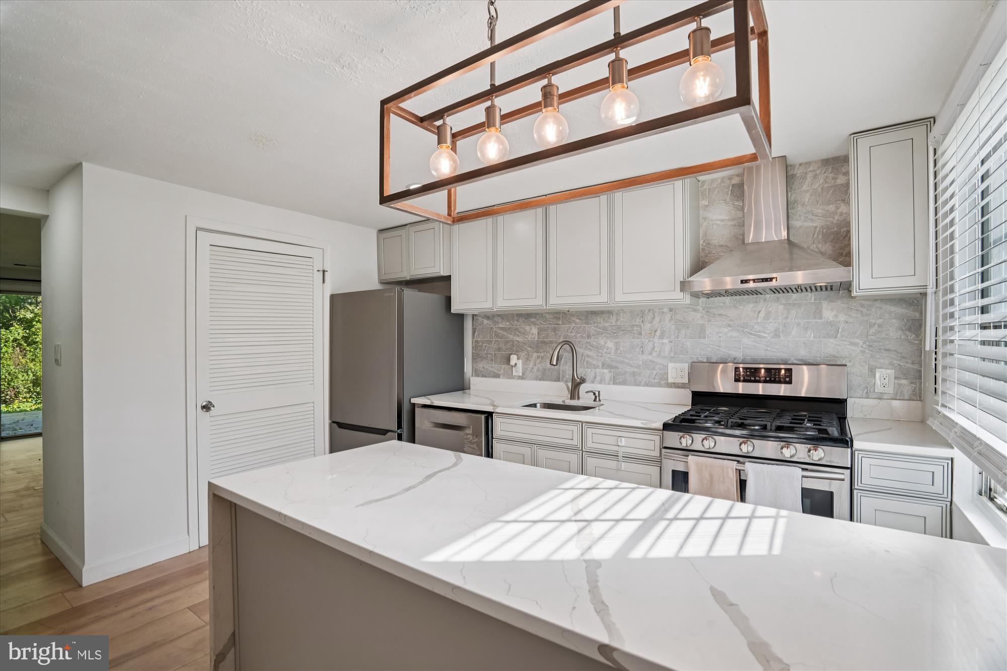 WINDMILL SQUARE - Residential