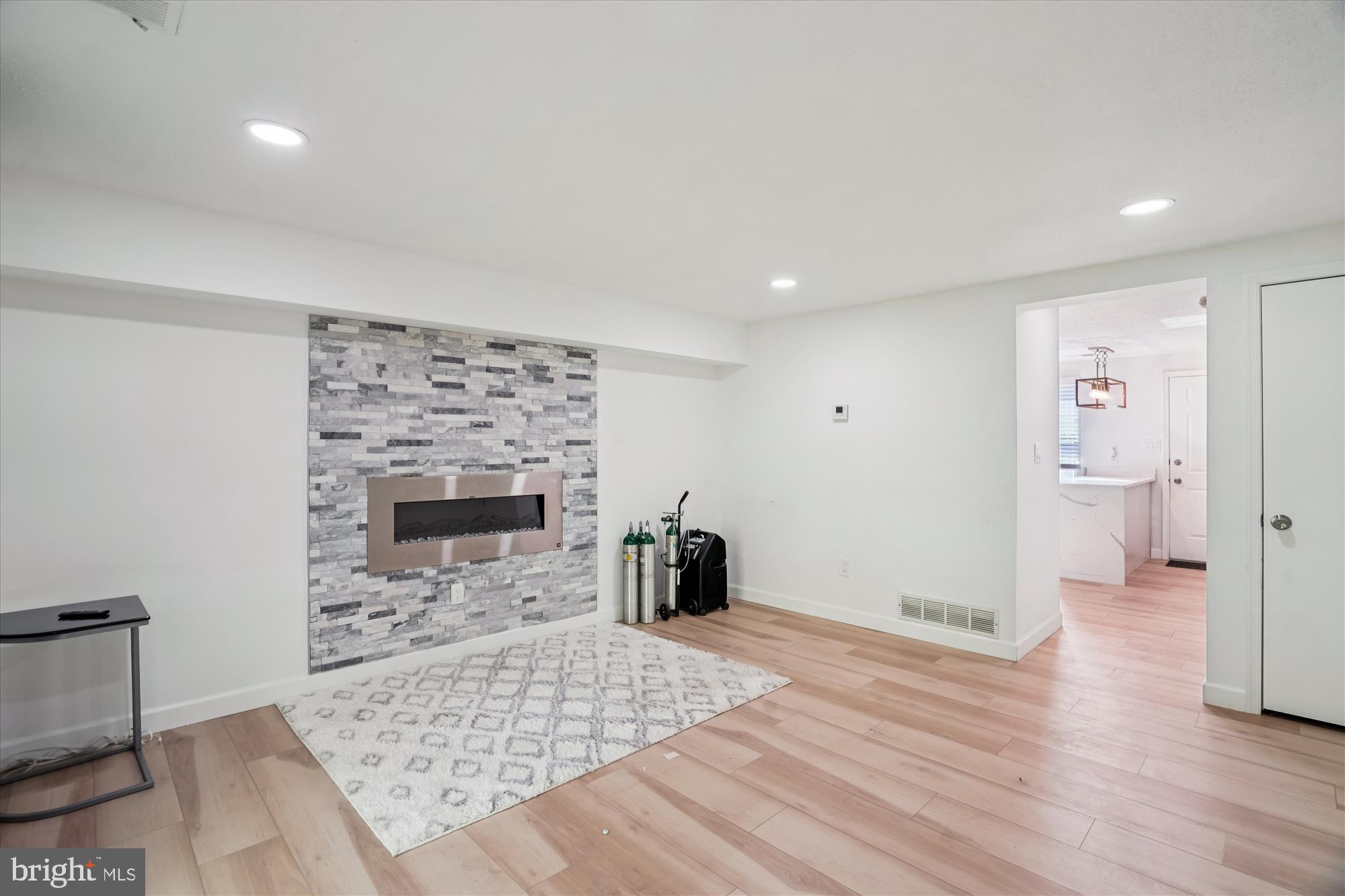 WINDMILL SQUARE - Residential