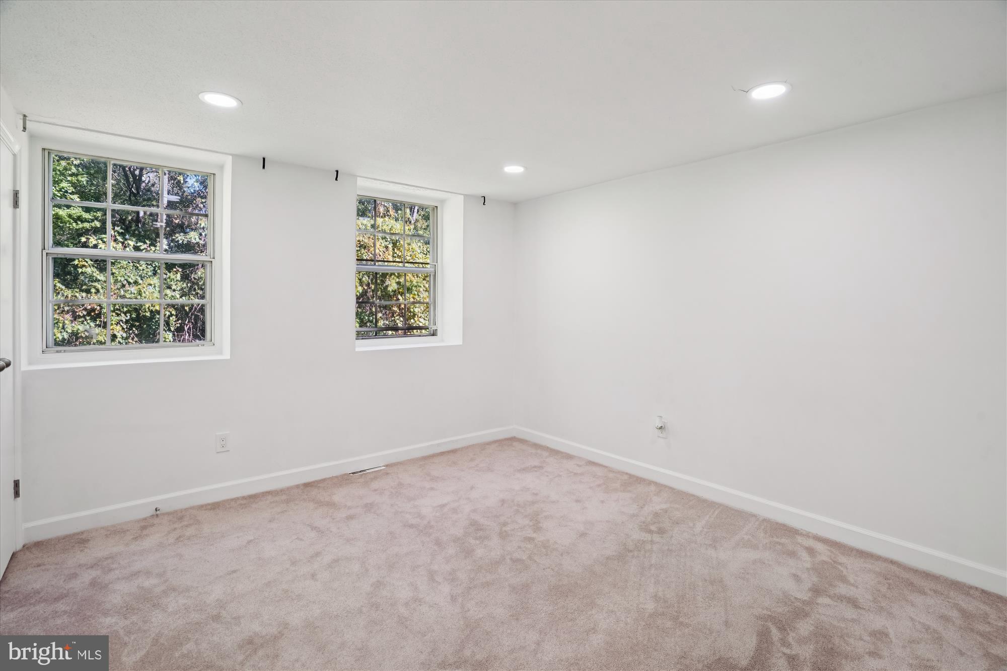 WINDMILL SQUARE - Residential