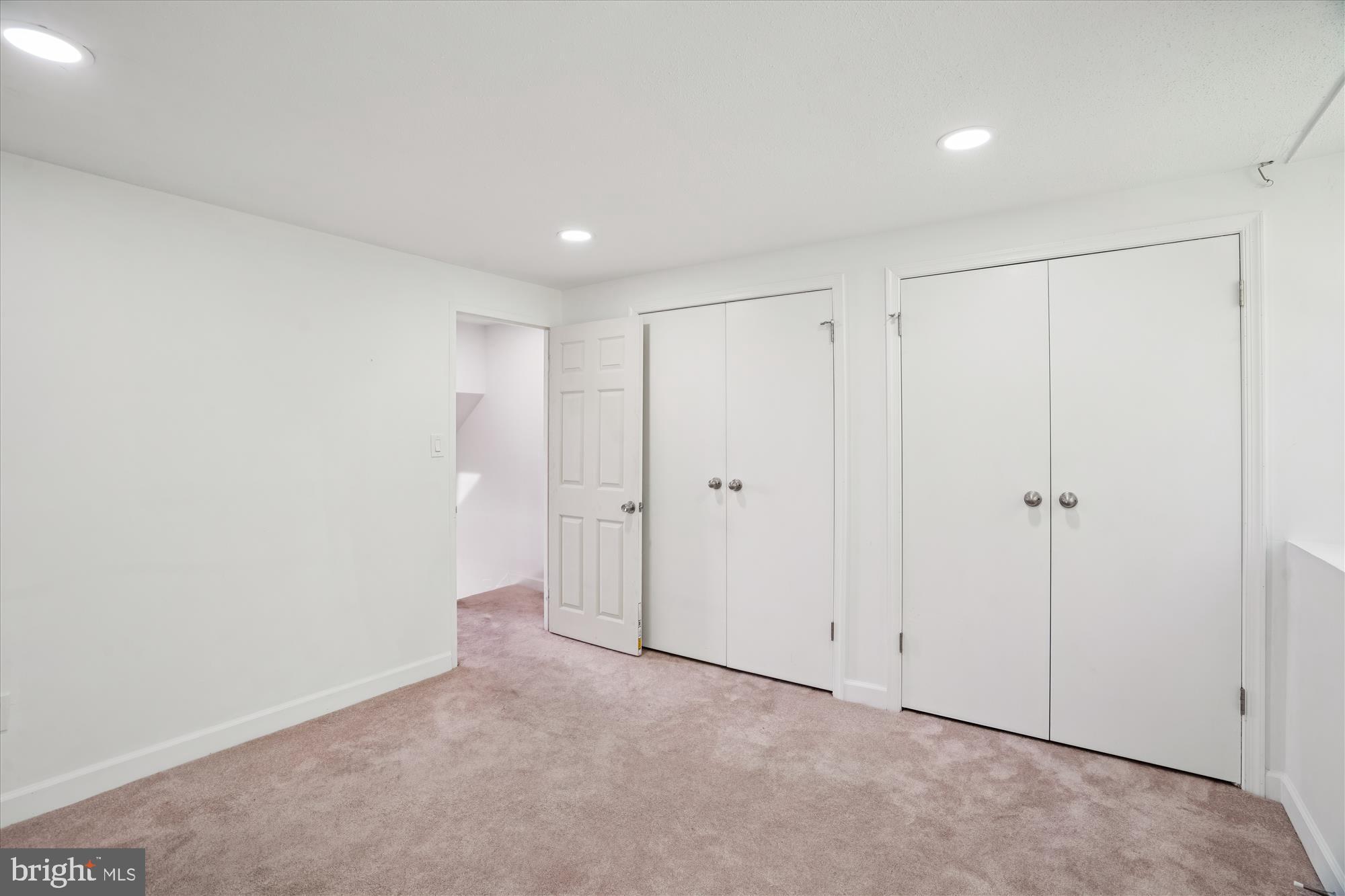 WINDMILL SQUARE - Residential