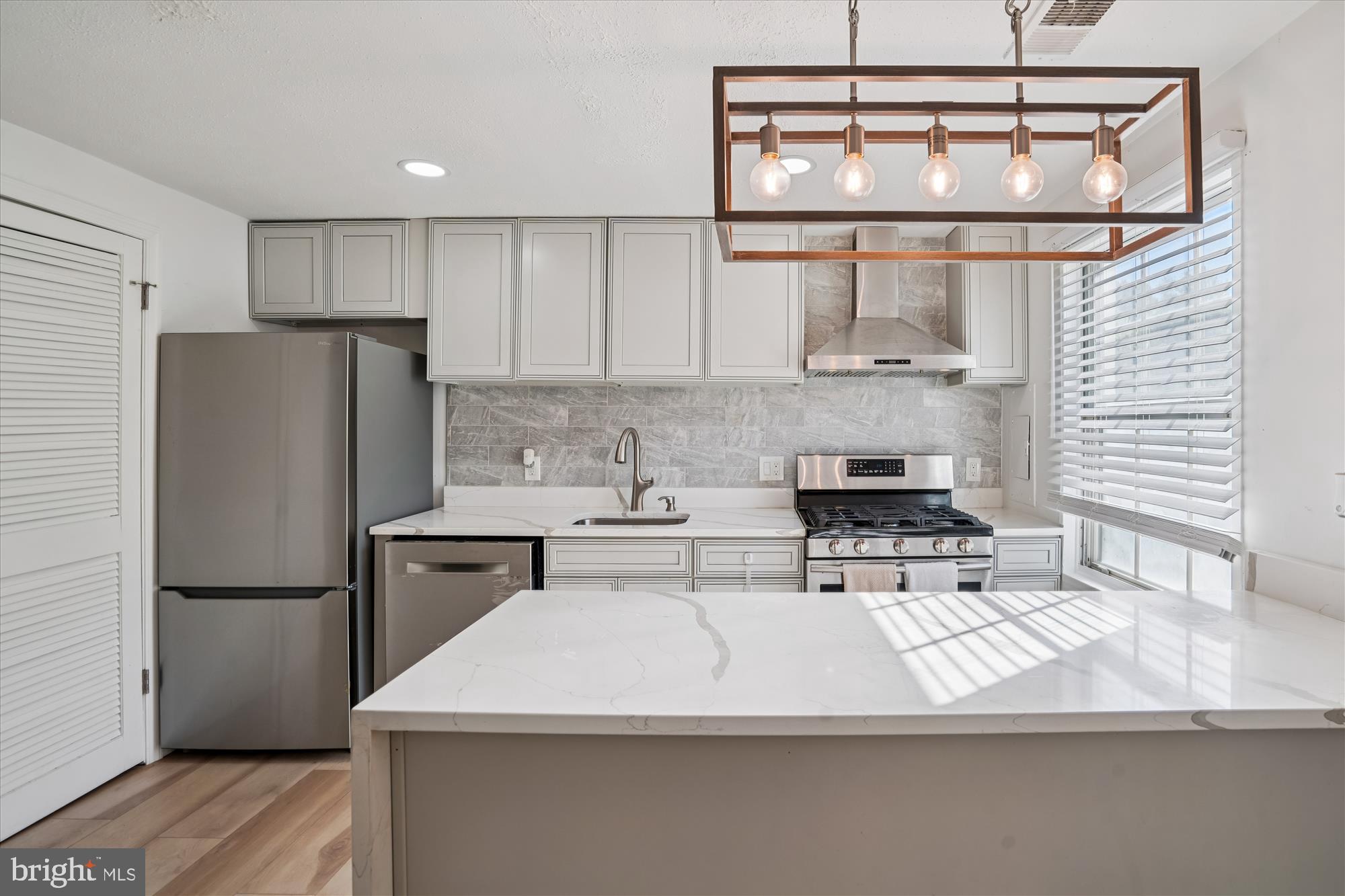 WINDMILL SQUARE - Residential