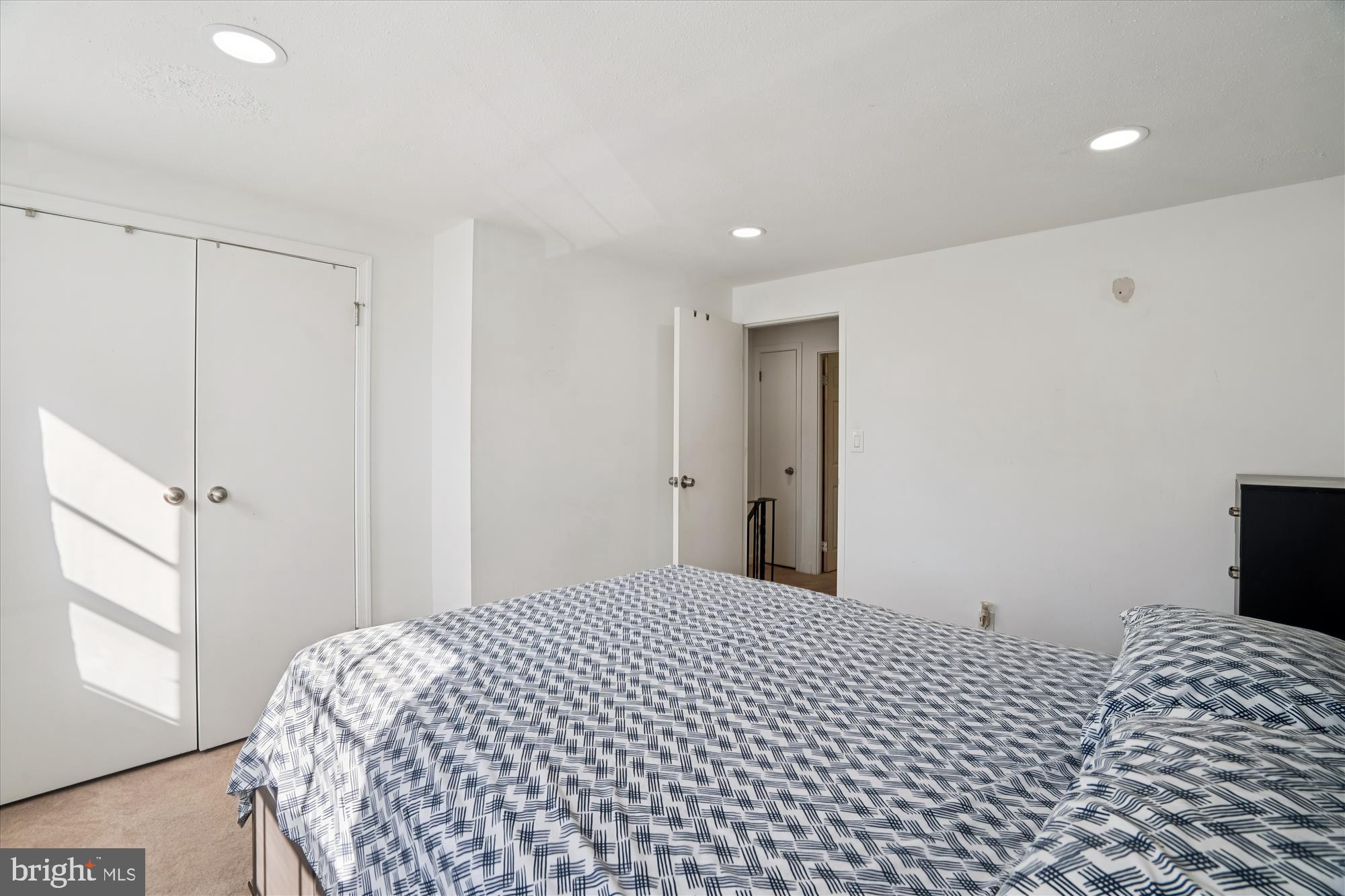 WINDMILL SQUARE - Residential