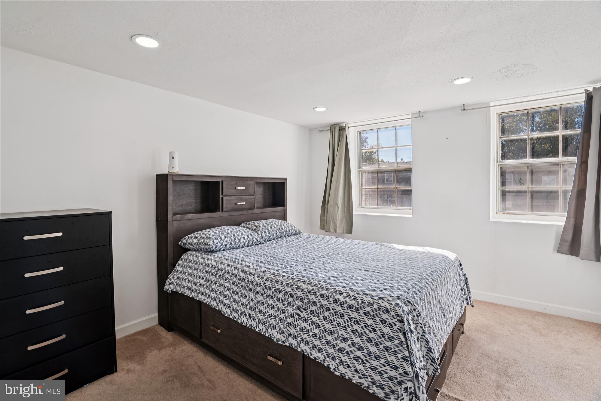 WINDMILL SQUARE - Residential