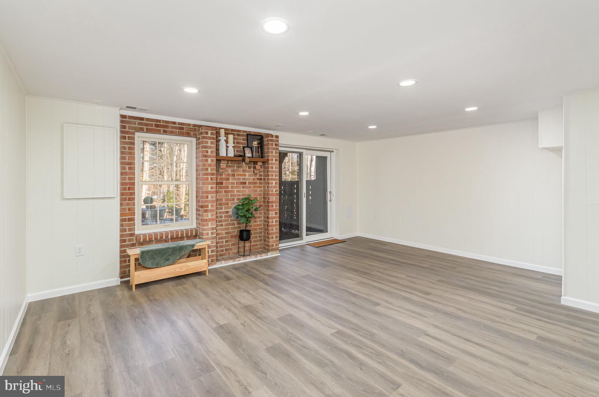 THOUSAND OAKS - Residential