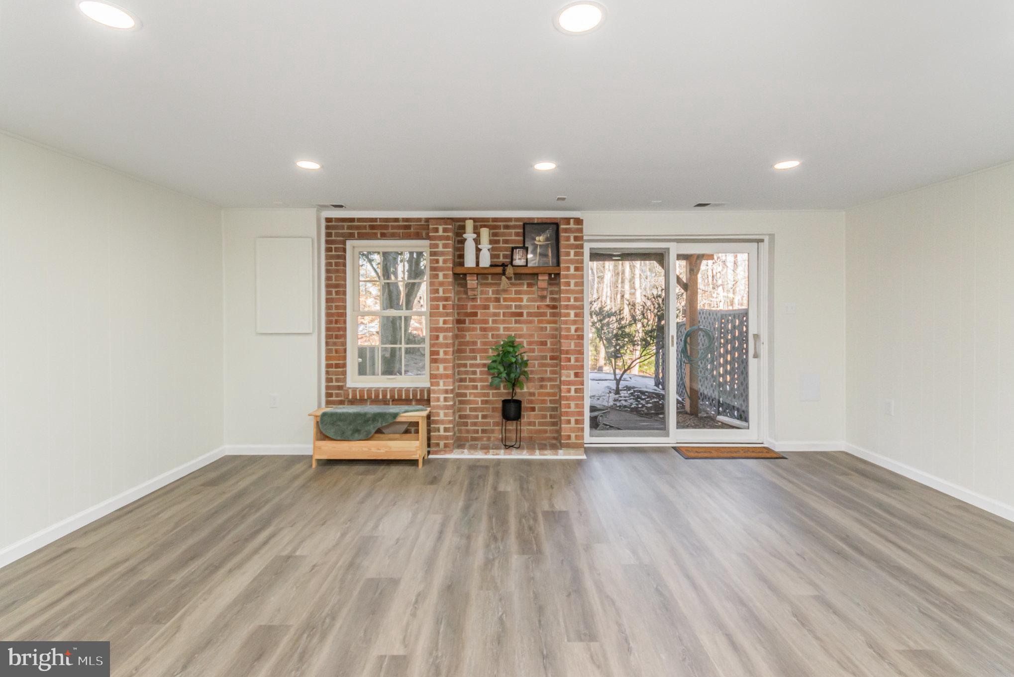 THOUSAND OAKS - Residential