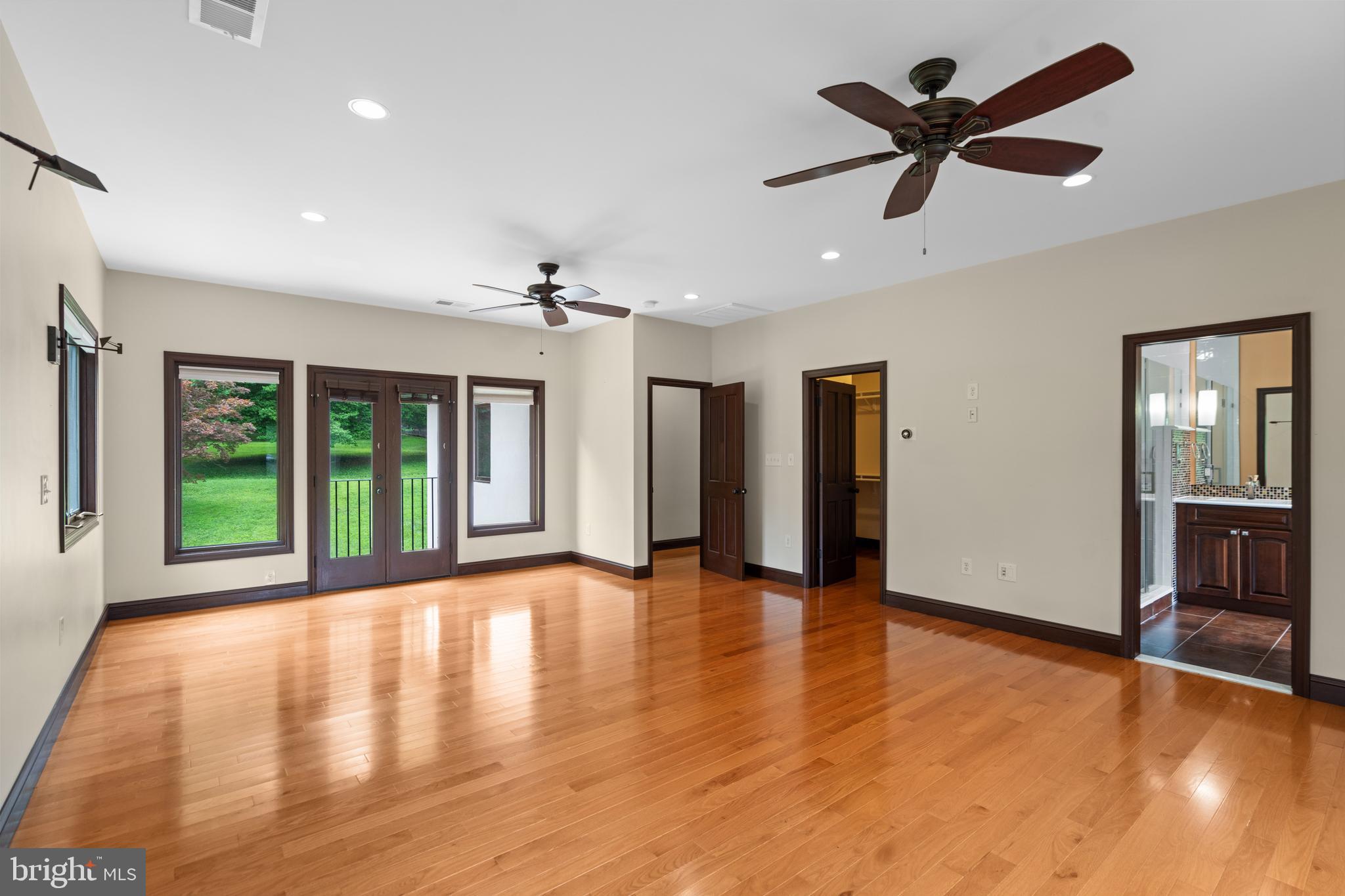 RAVENWOOD PARK - Residential