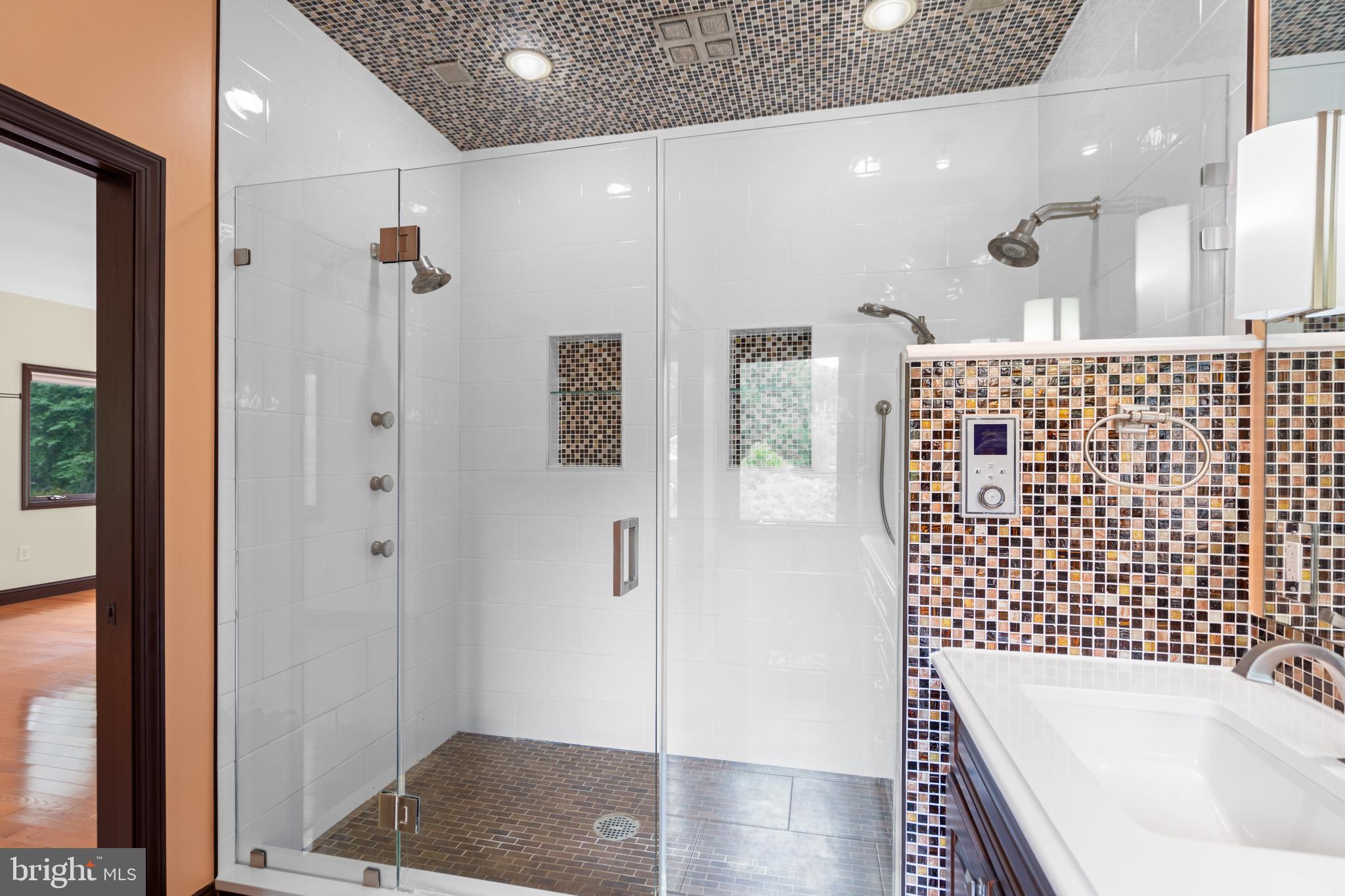 RAVENWOOD PARK - Residential