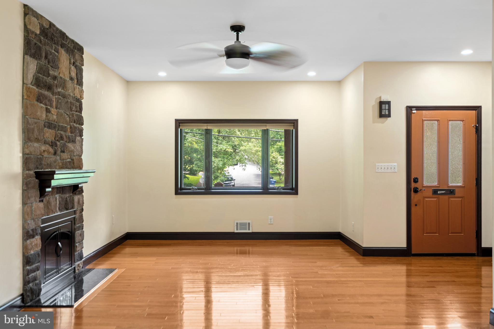 RAVENWOOD PARK - Residential