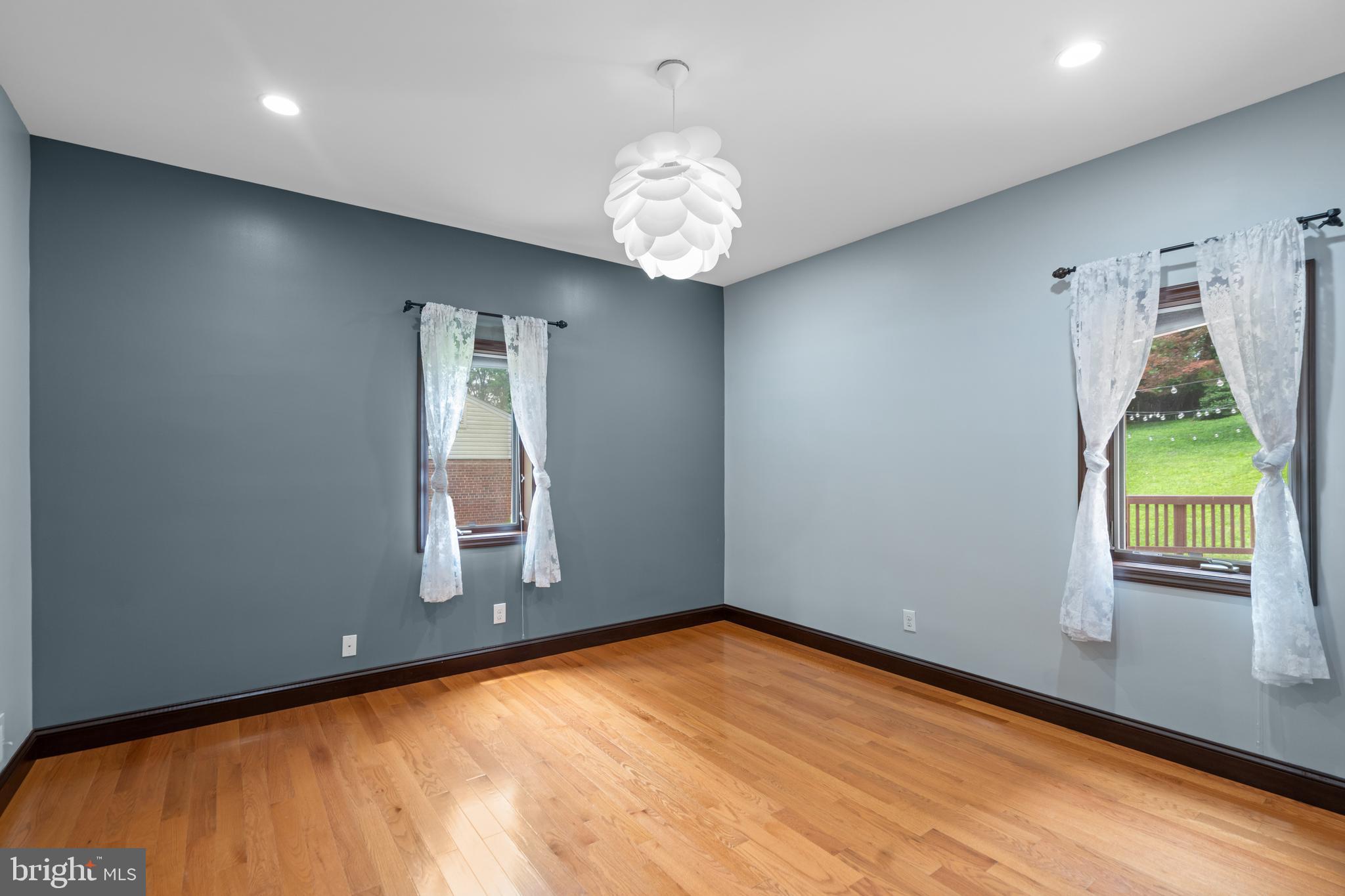 RAVENWOOD PARK - Residential