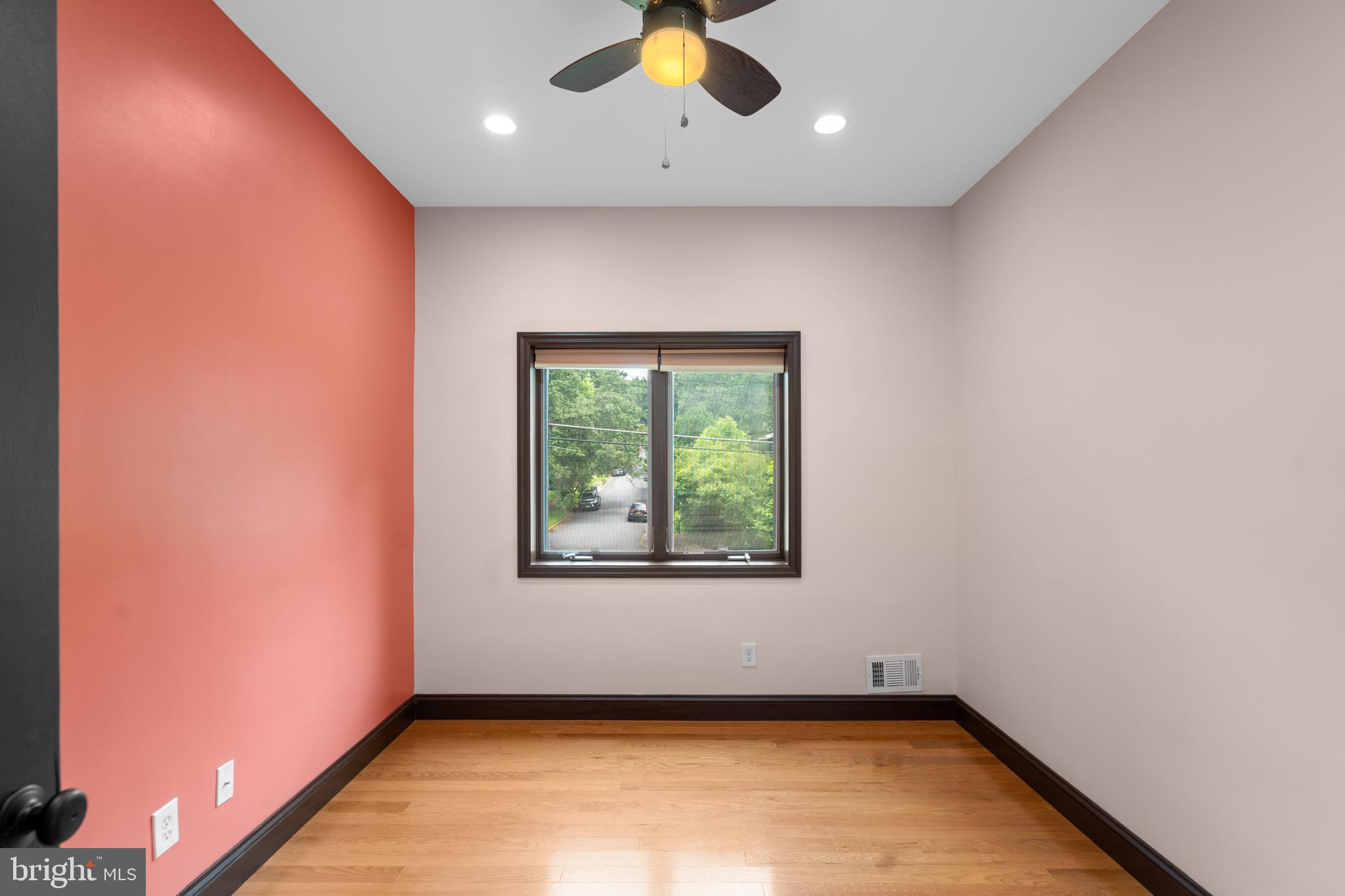 RAVENWOOD PARK - Residential