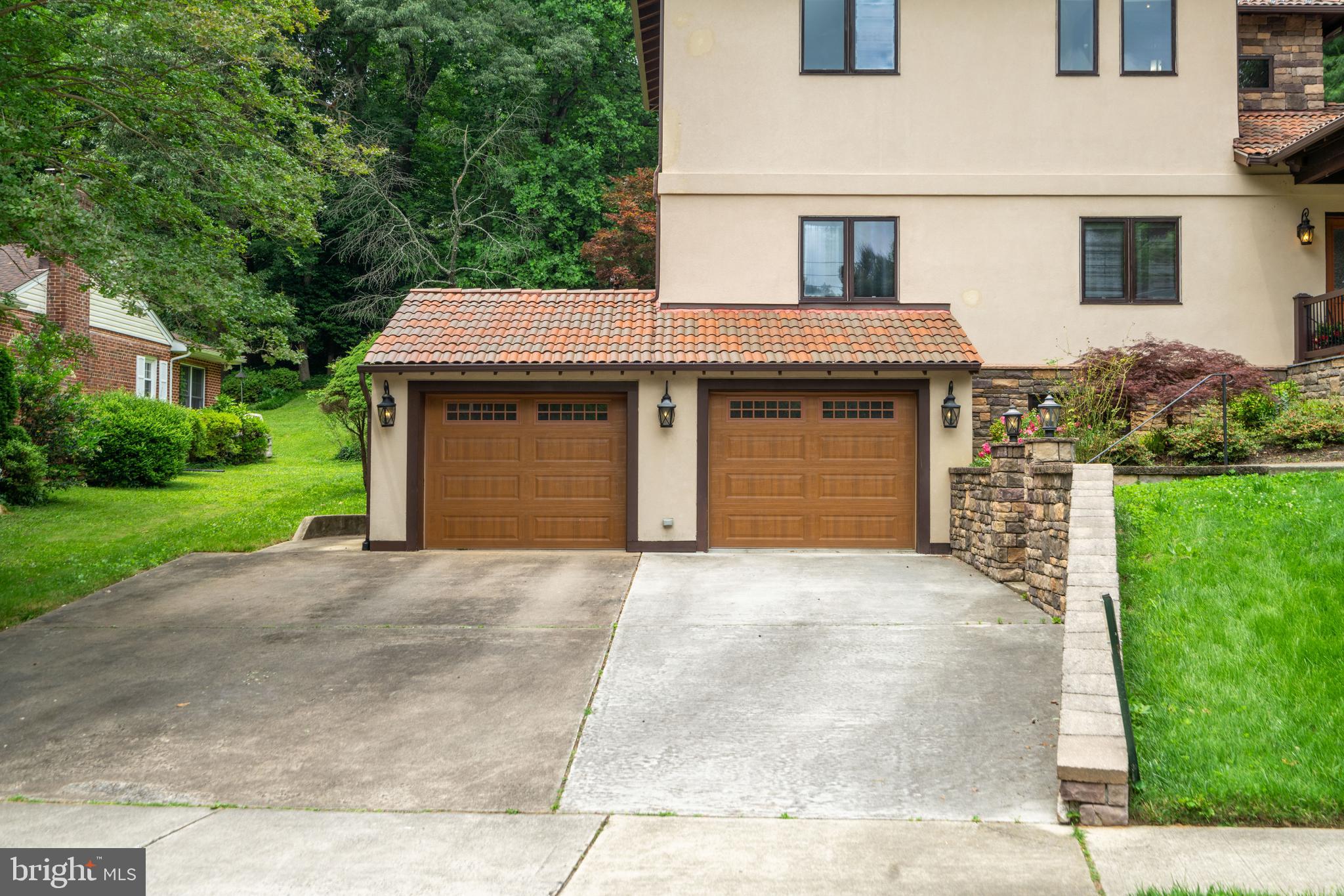 RAVENWOOD PARK - Residential