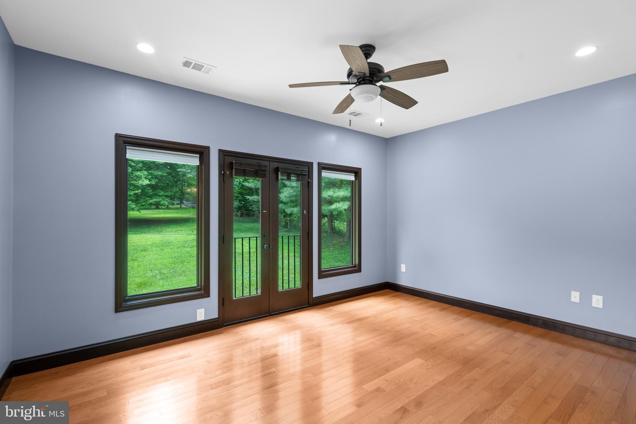 RAVENWOOD PARK - Residential