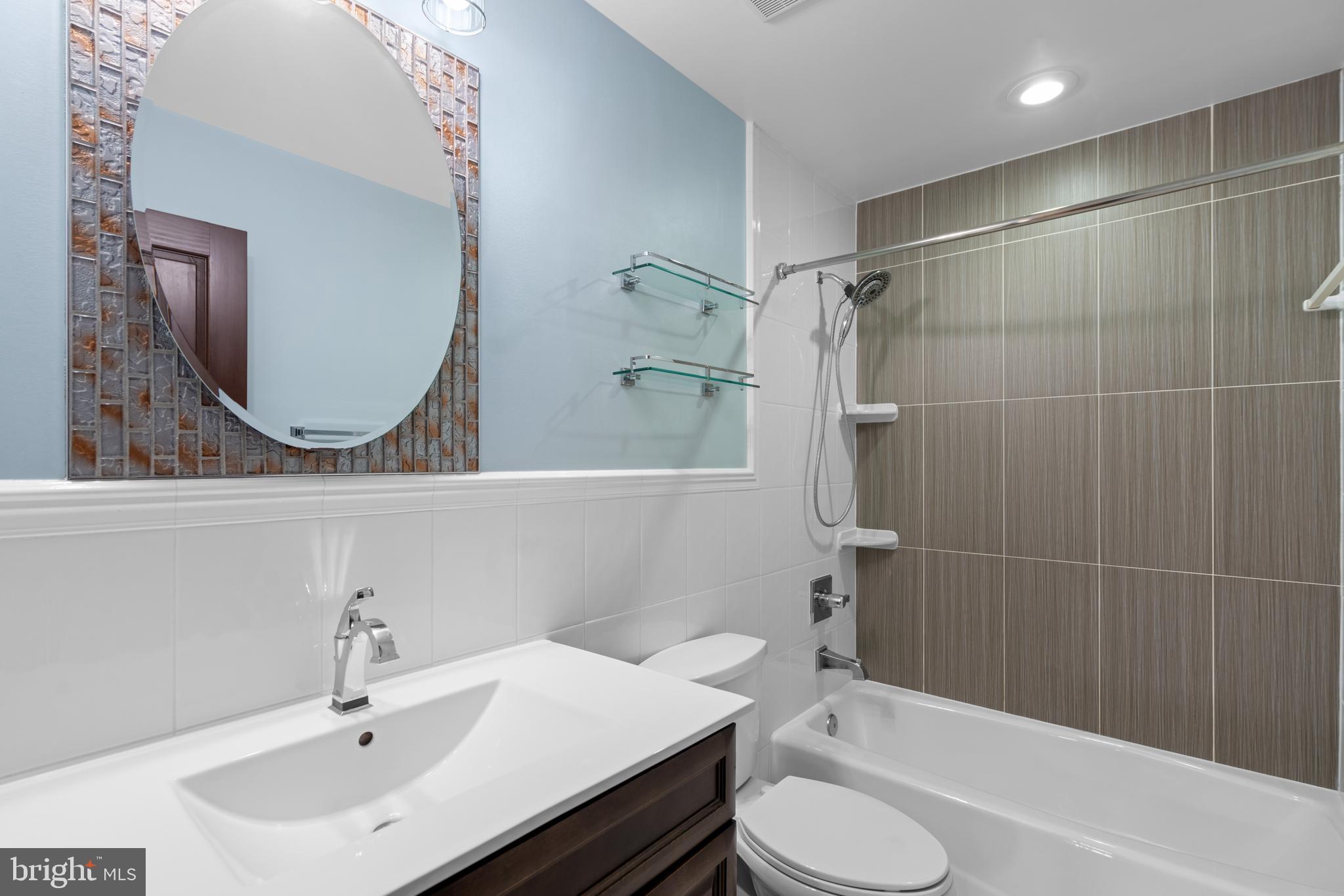 RAVENWOOD PARK - Residential