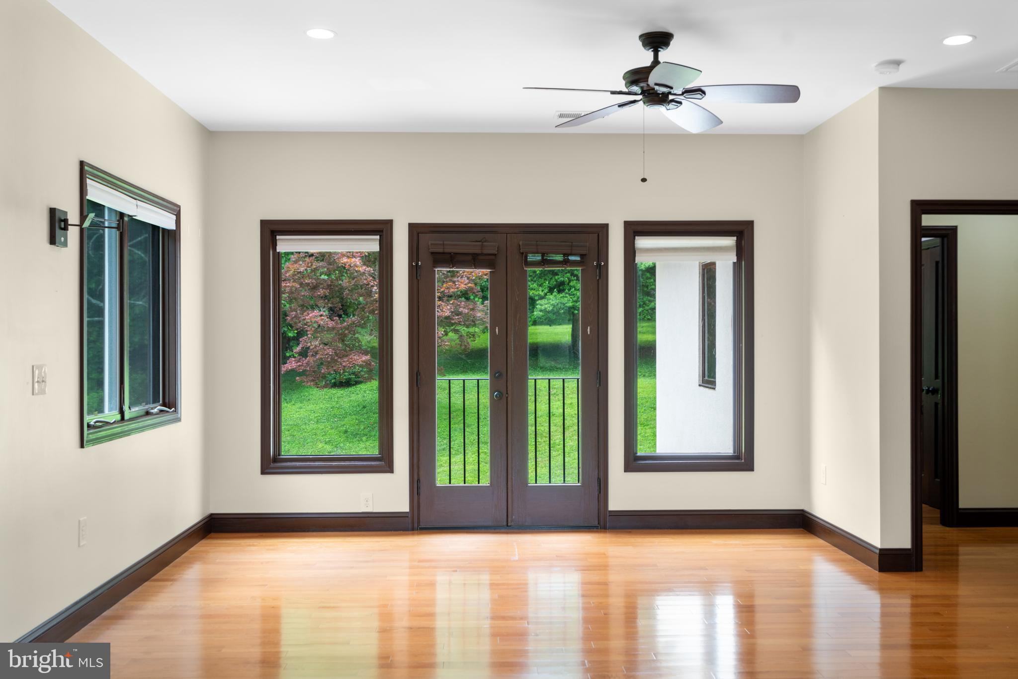 RAVENWOOD PARK - Residential