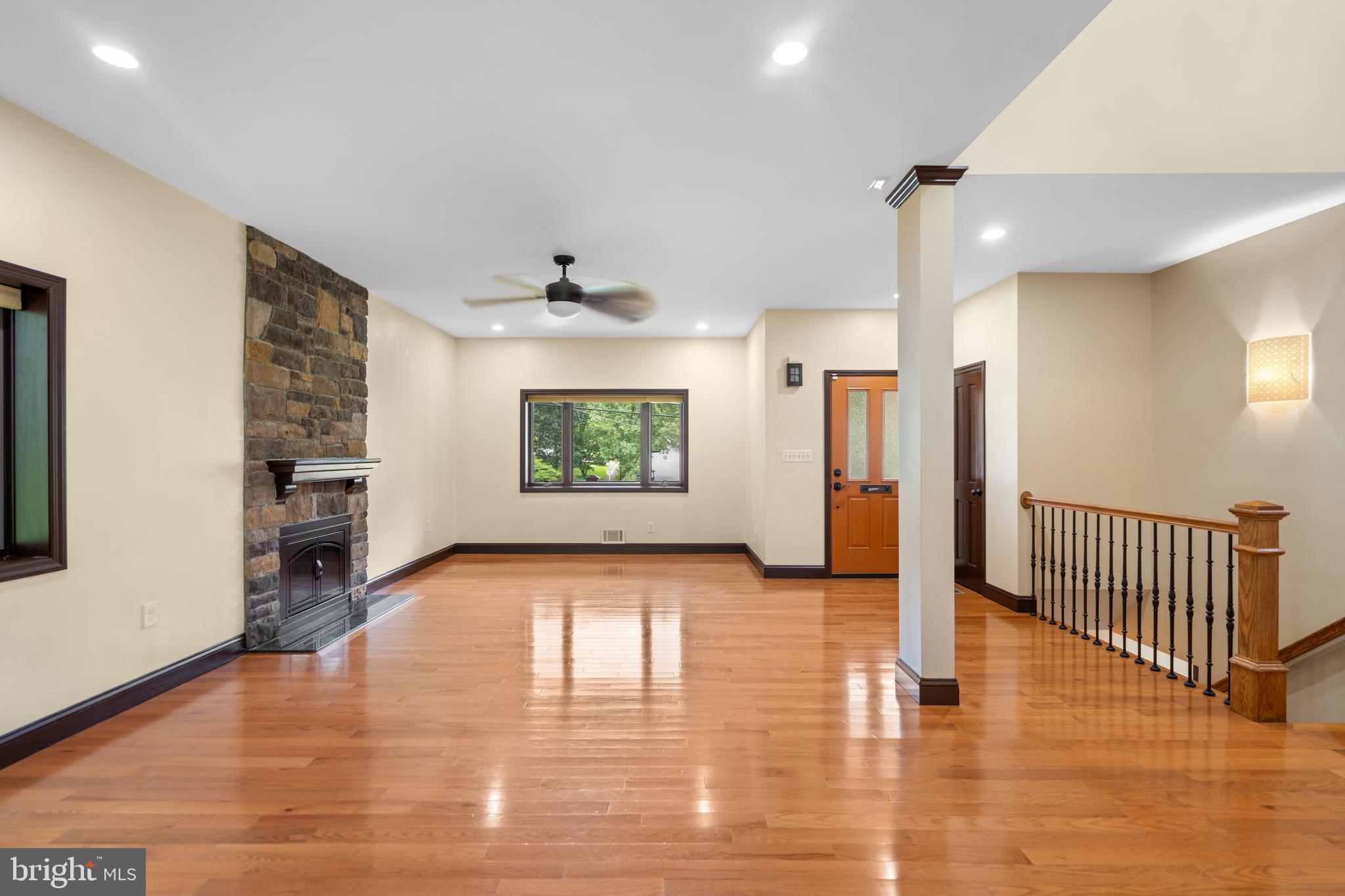 RAVENWOOD PARK - Residential