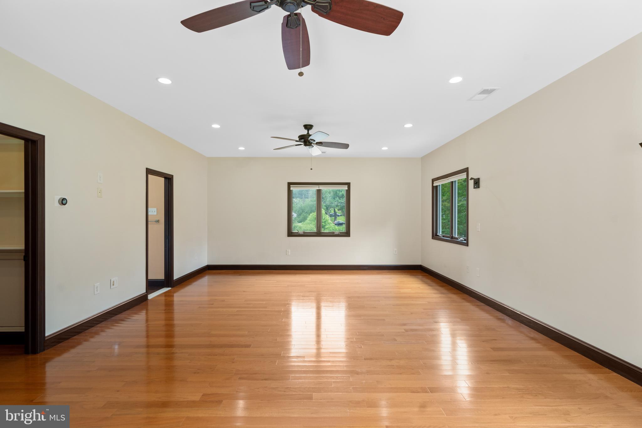 RAVENWOOD PARK - Residential