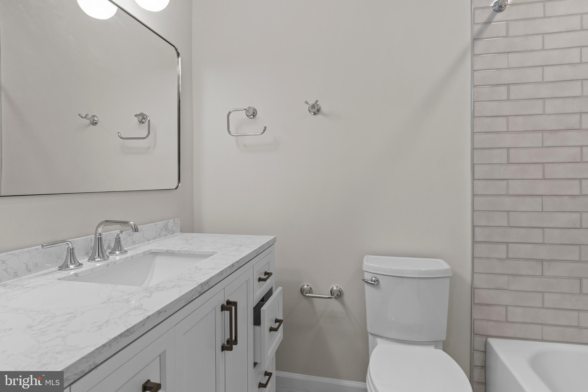 RESTON - Residential Lease