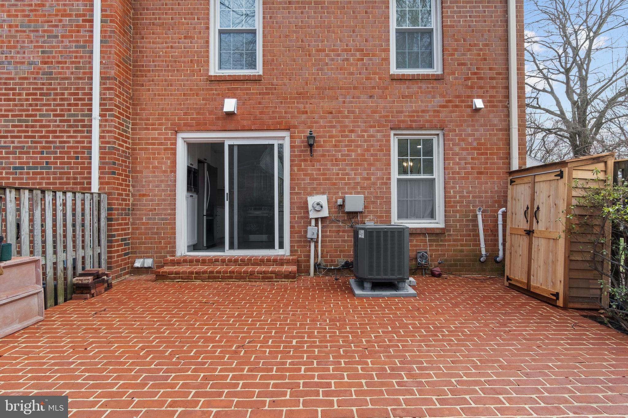 RESTON - Residential Lease