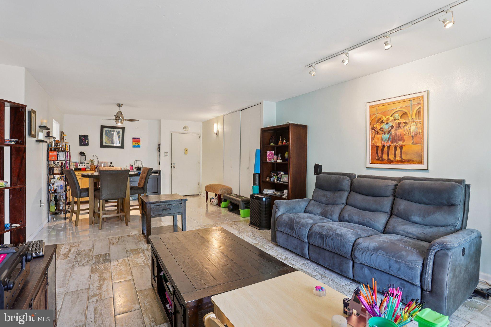 PLYMOUTH HILL - Residential