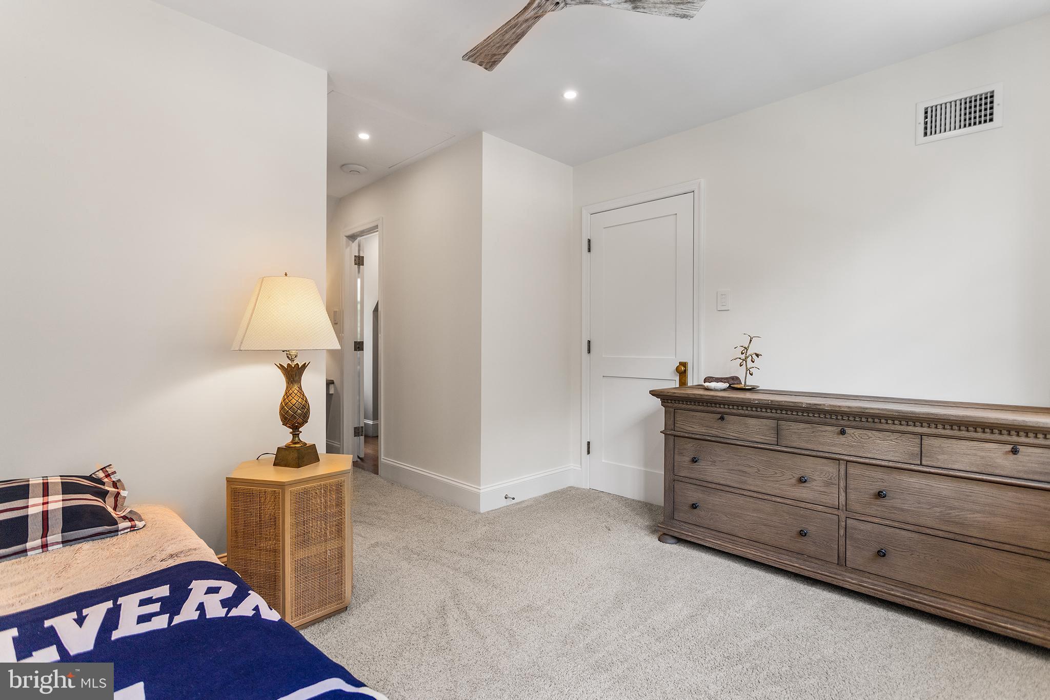RADNOR HUNT - Residential