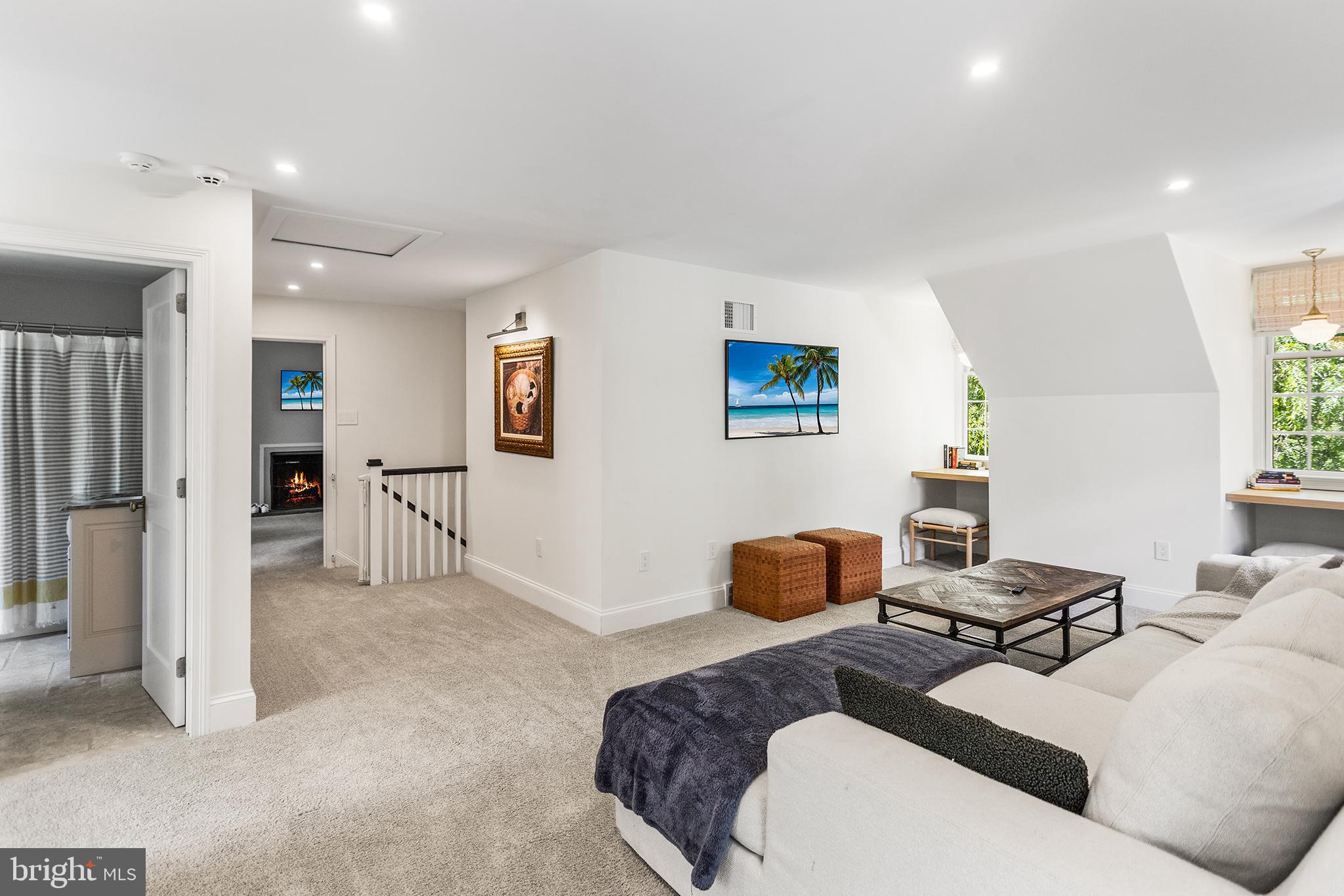 RADNOR HUNT - Residential