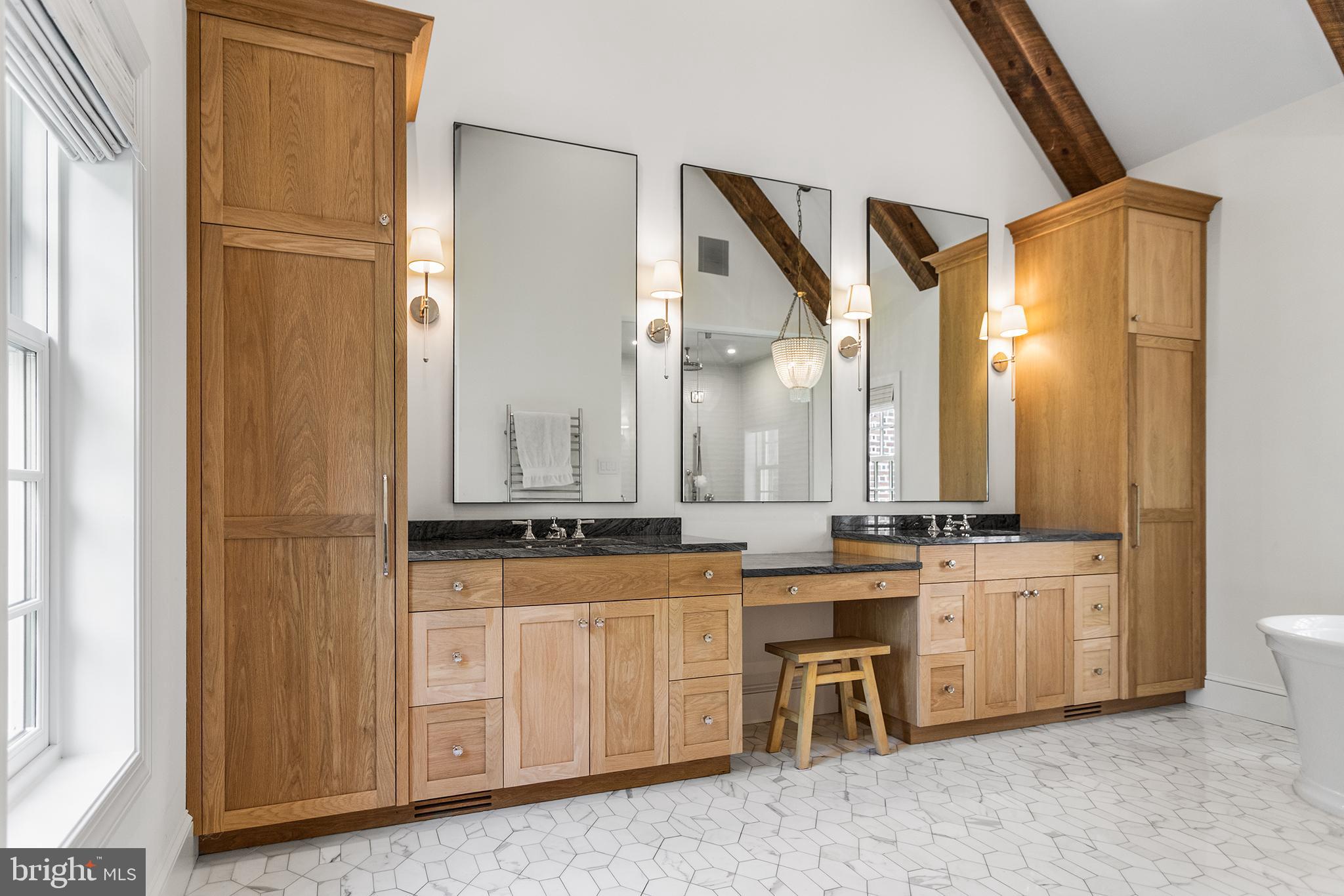 RADNOR HUNT - Residential