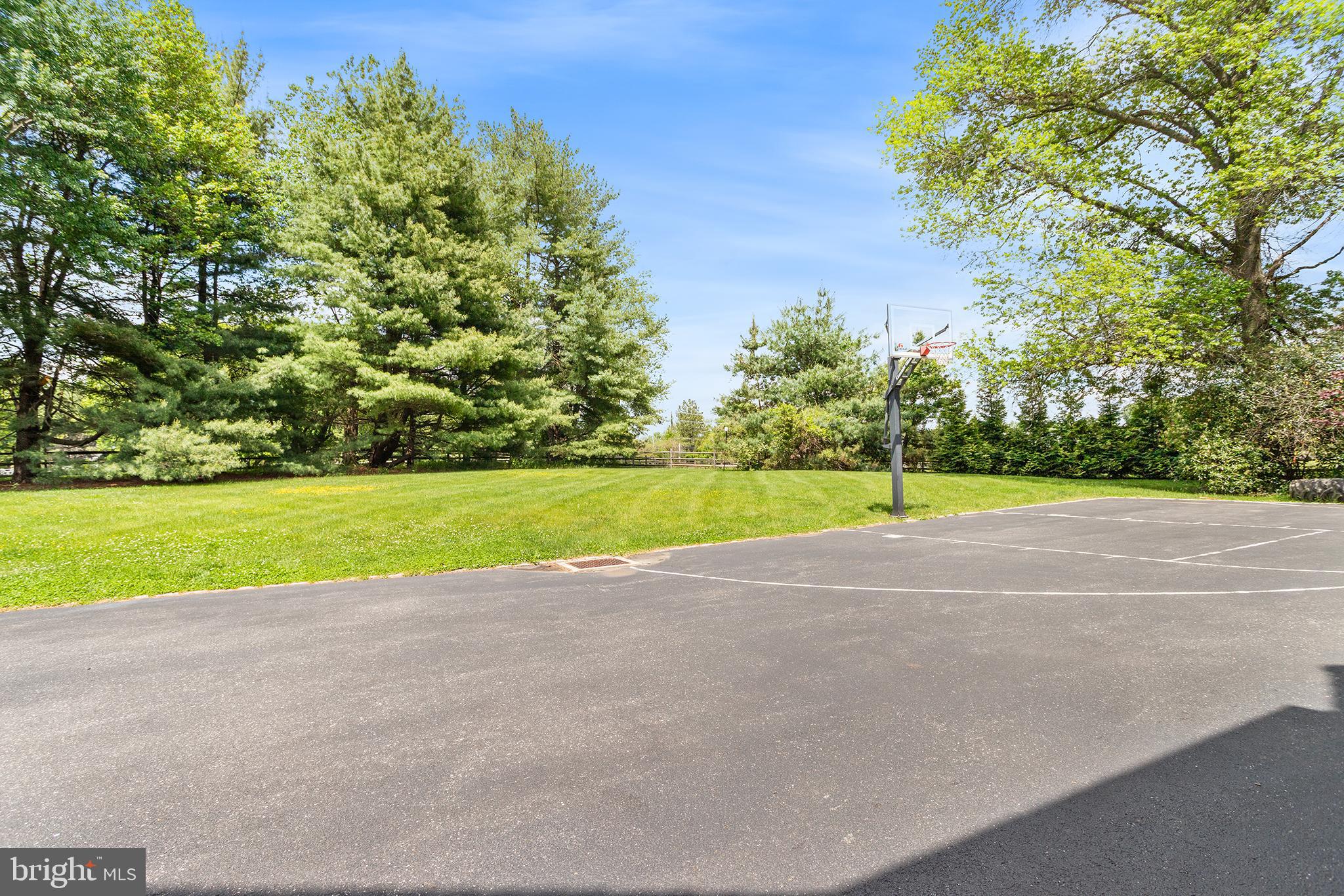 RADNOR HUNT - Residential