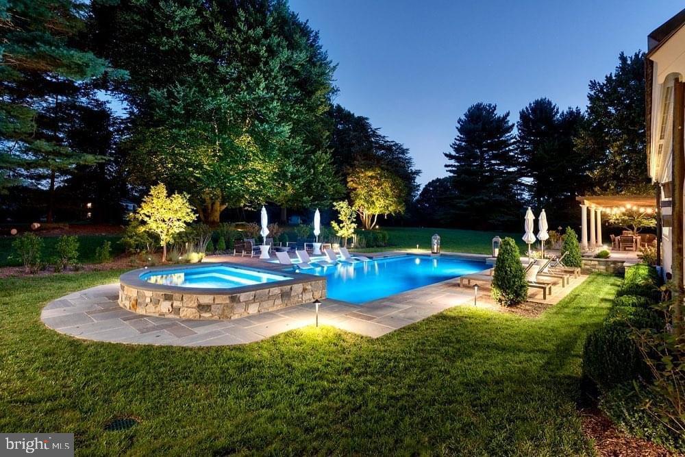 RADNOR HUNT - Residential