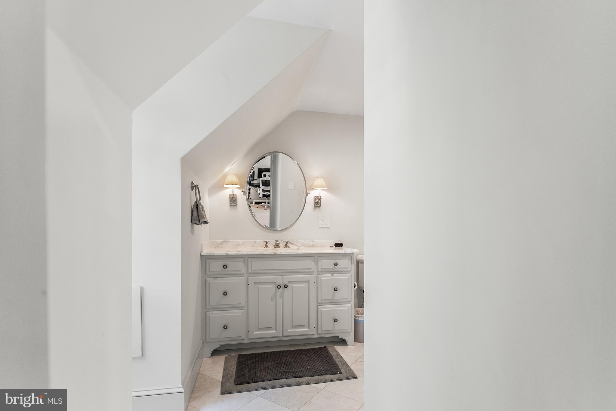 RADNOR HUNT - Residential