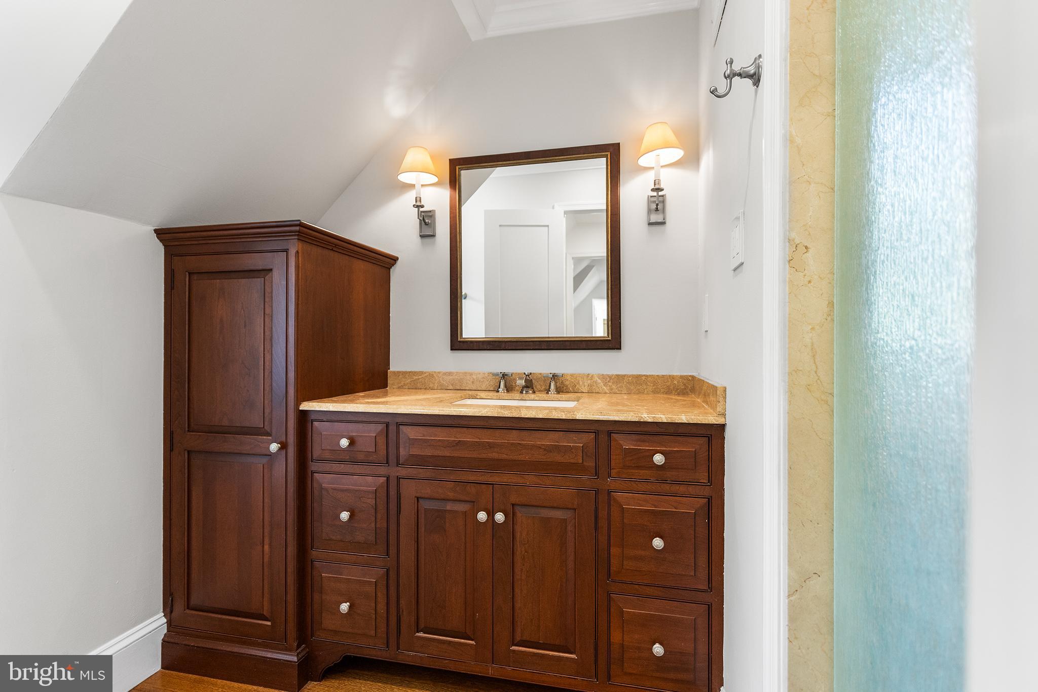 RADNOR HUNT - Residential
