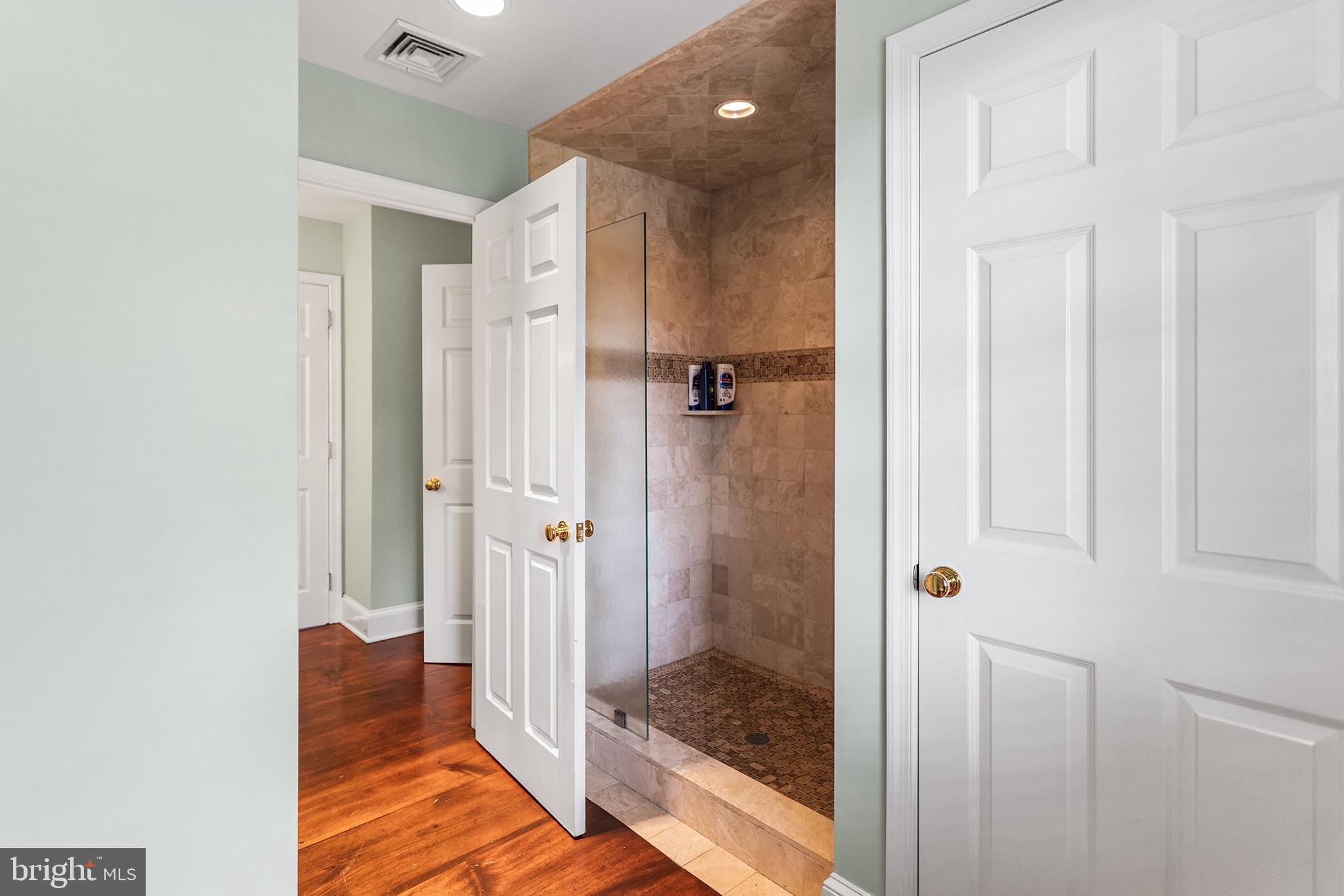 RADNOR HUNT - Residential