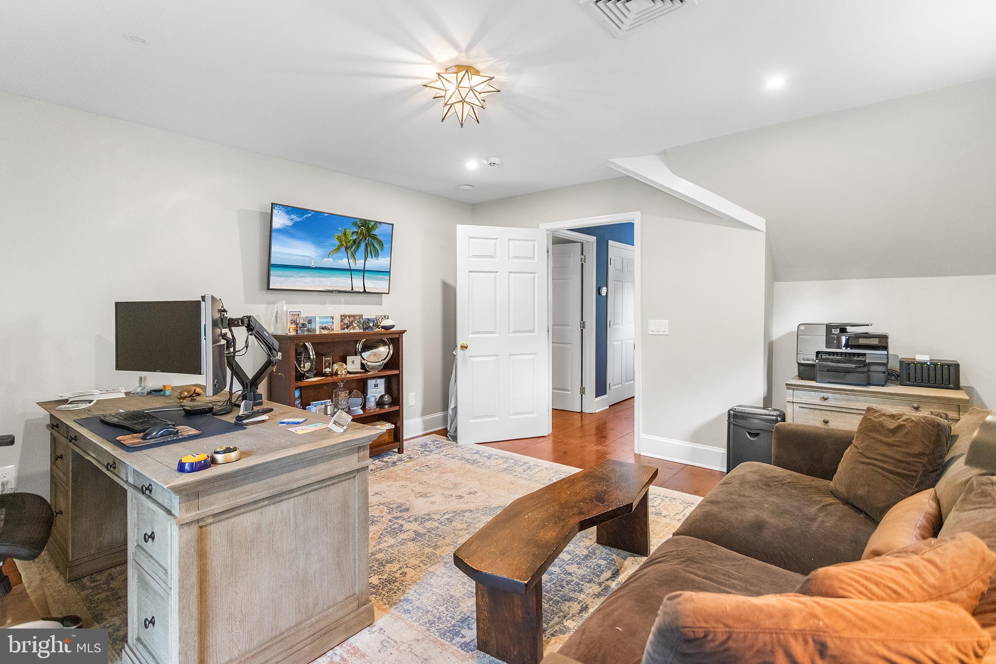 RADNOR HUNT - Residential