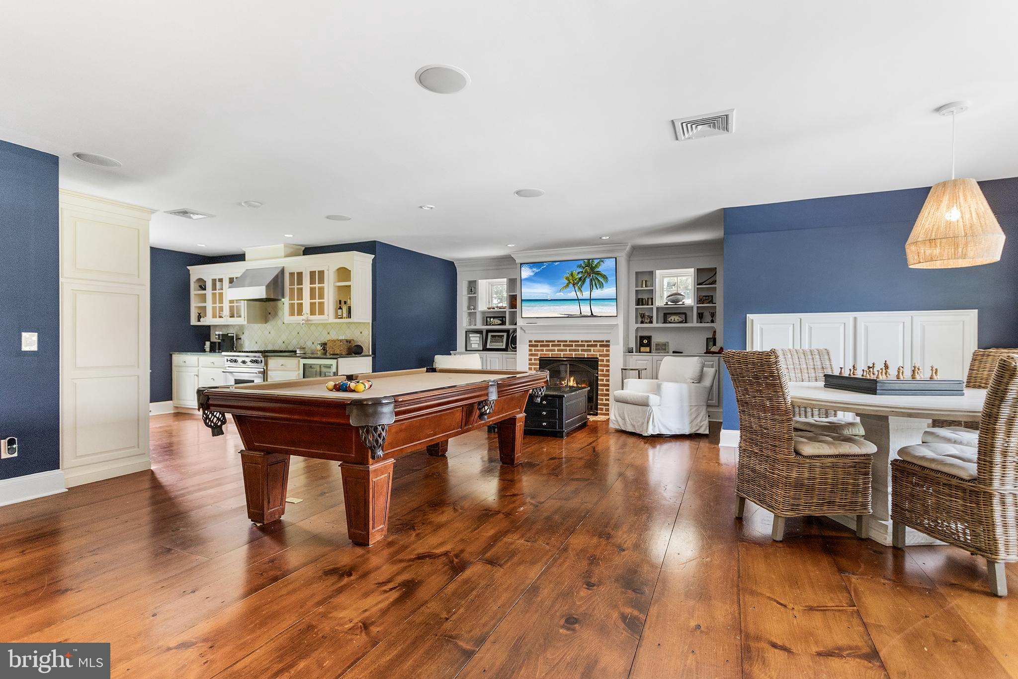 RADNOR HUNT - Residential